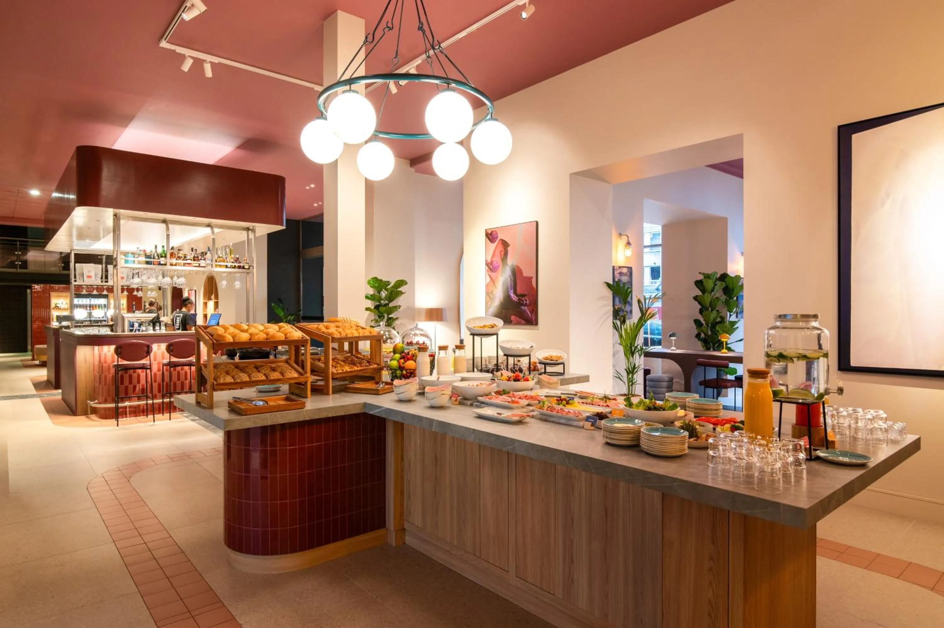 Restaurant/places to eat in TRIBE Düsseldorf