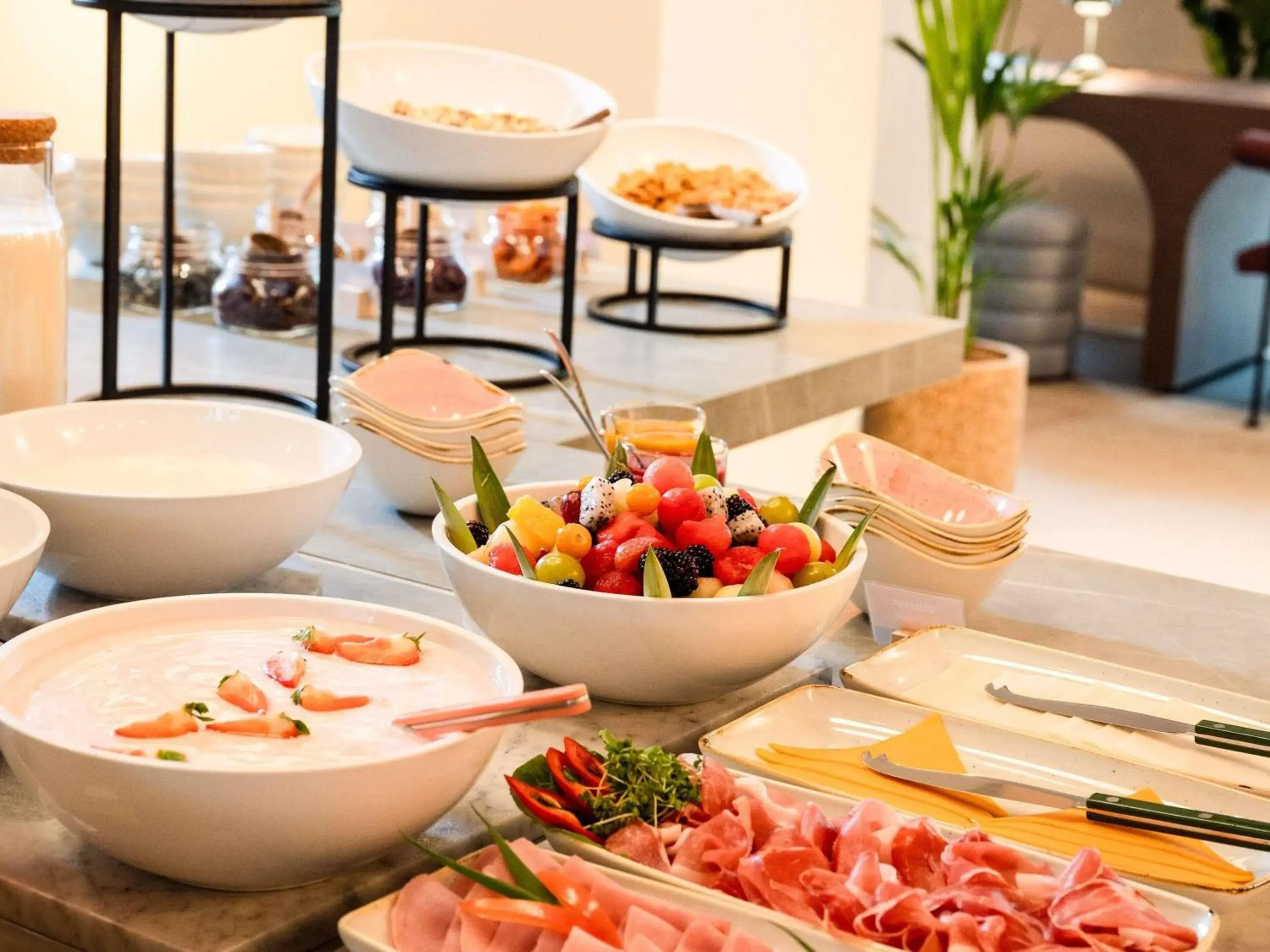 Restaurant/places to eat in TRIBE Düsseldorf Restaurant/places to eat in TRIBE Düsseldorf