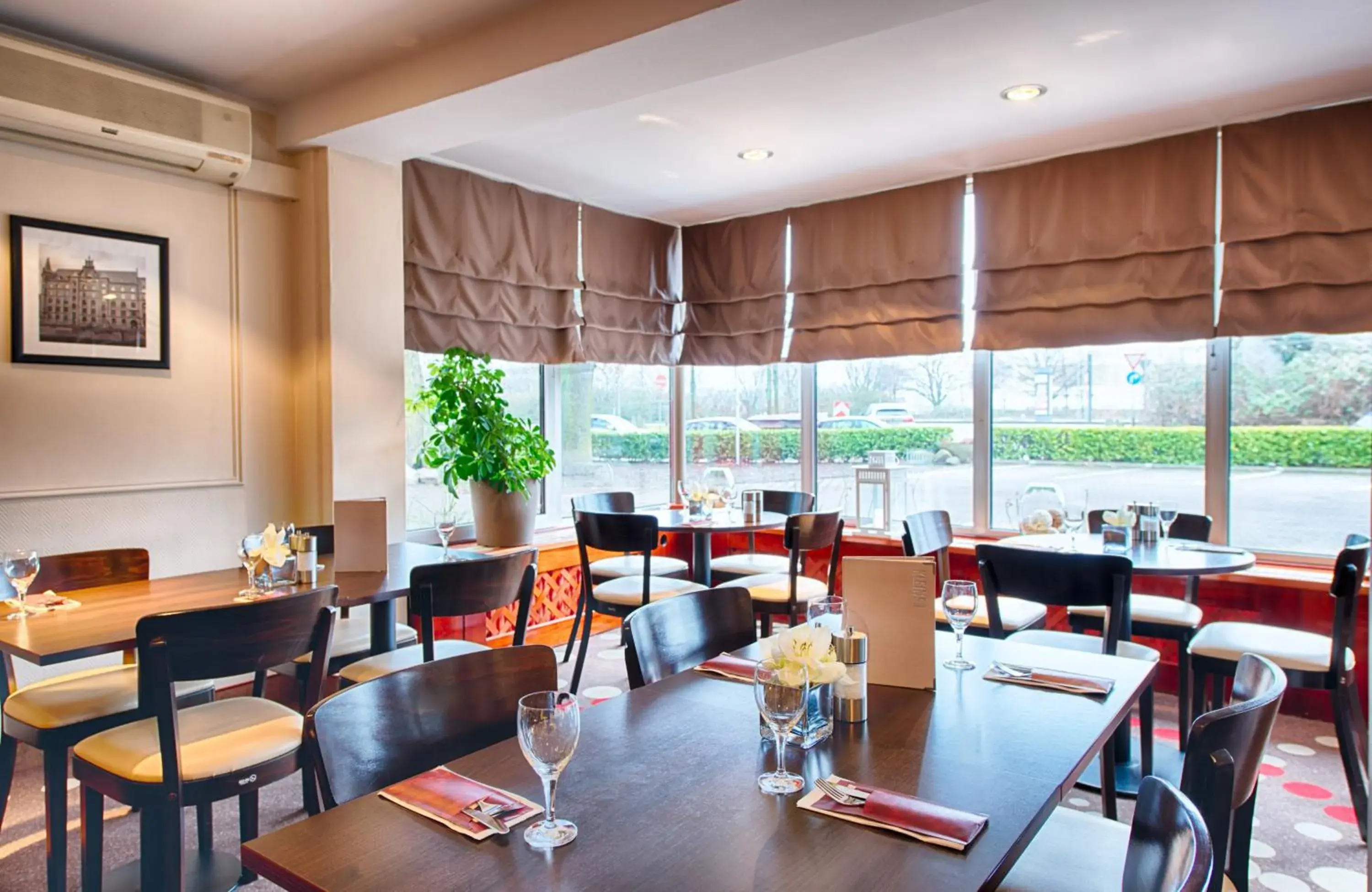 Restaurant/Places to Eat in Leonardo Inn Hotel Hamburg Airport