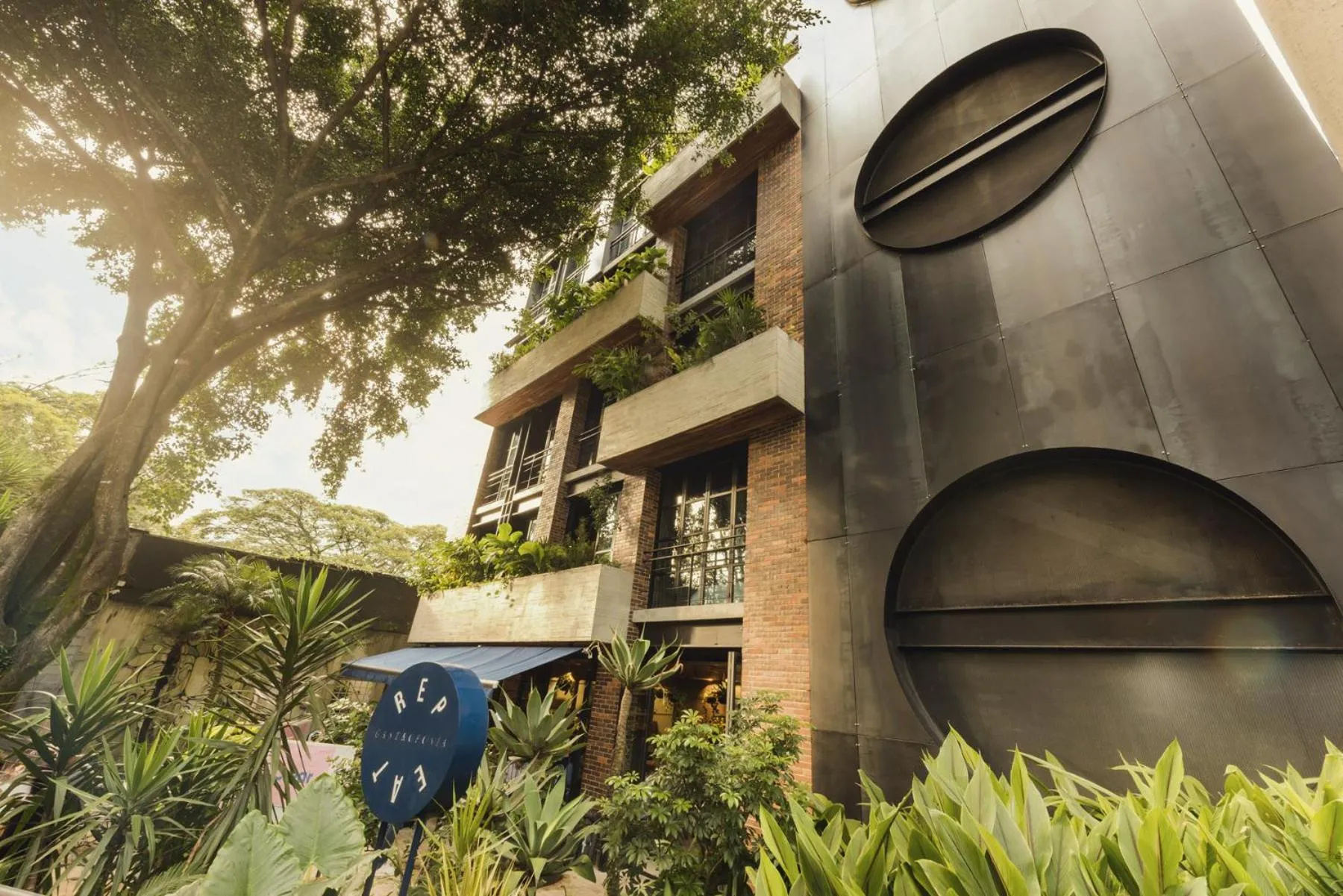 Property building in Meridiano Apartments