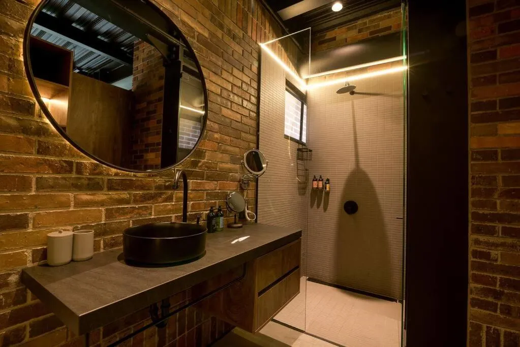 Shower in Meridiano Apartments