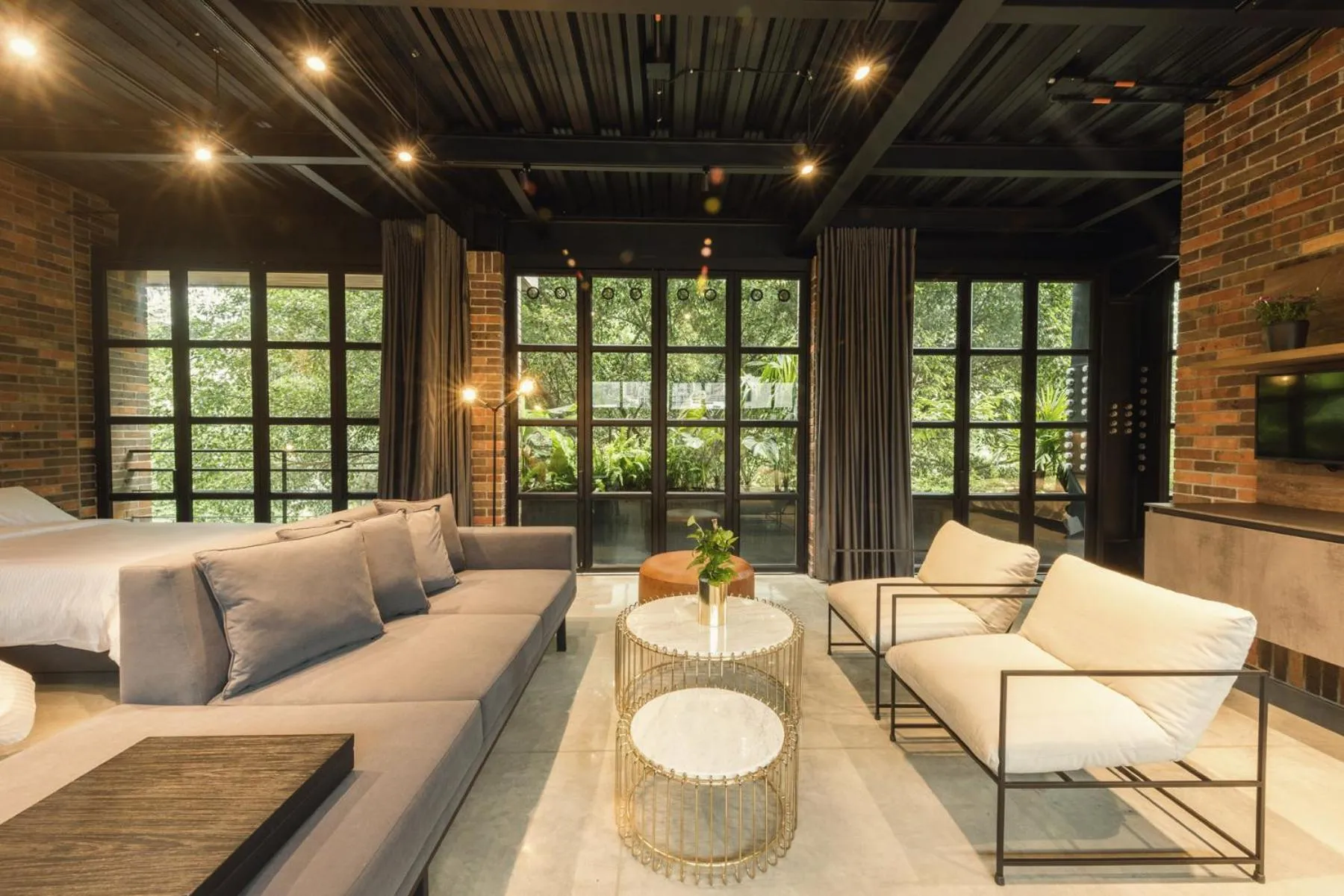 TV and multimedia in Meridiano Apartments