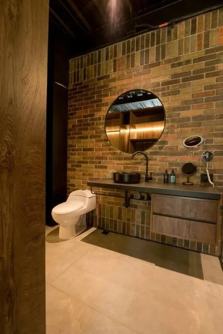 Toilet in Meridiano Apartments