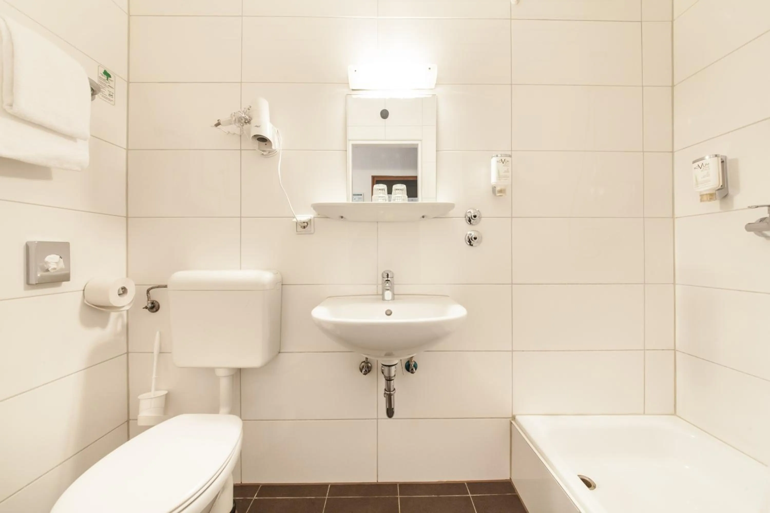 Toilet in Hotel Ahl Meerkatzen