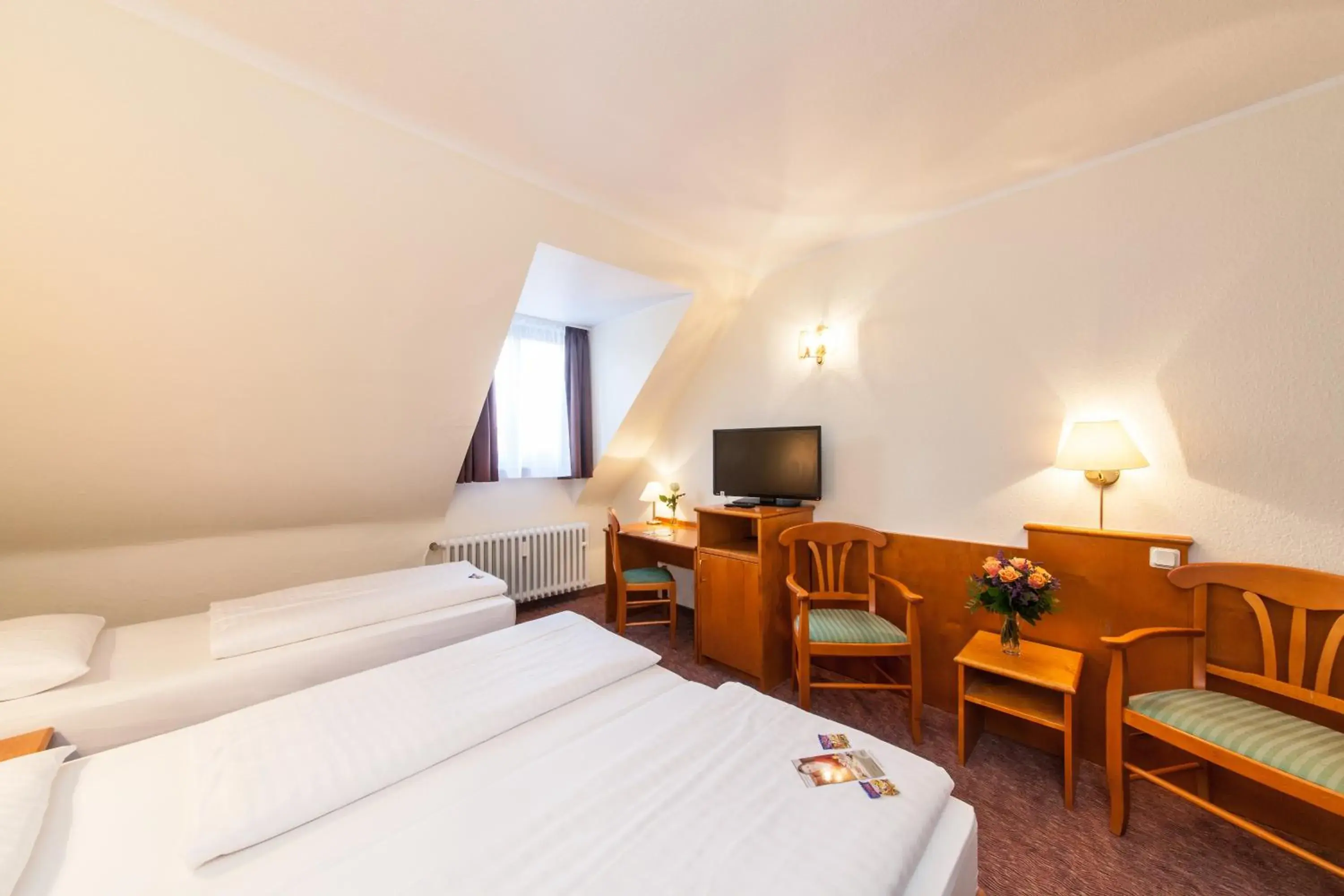 Photo of the whole room, Bed in Hotel Ahl Meerkatzen Photo of the whole room, Bed in Hotel Ahl Meerkatzen