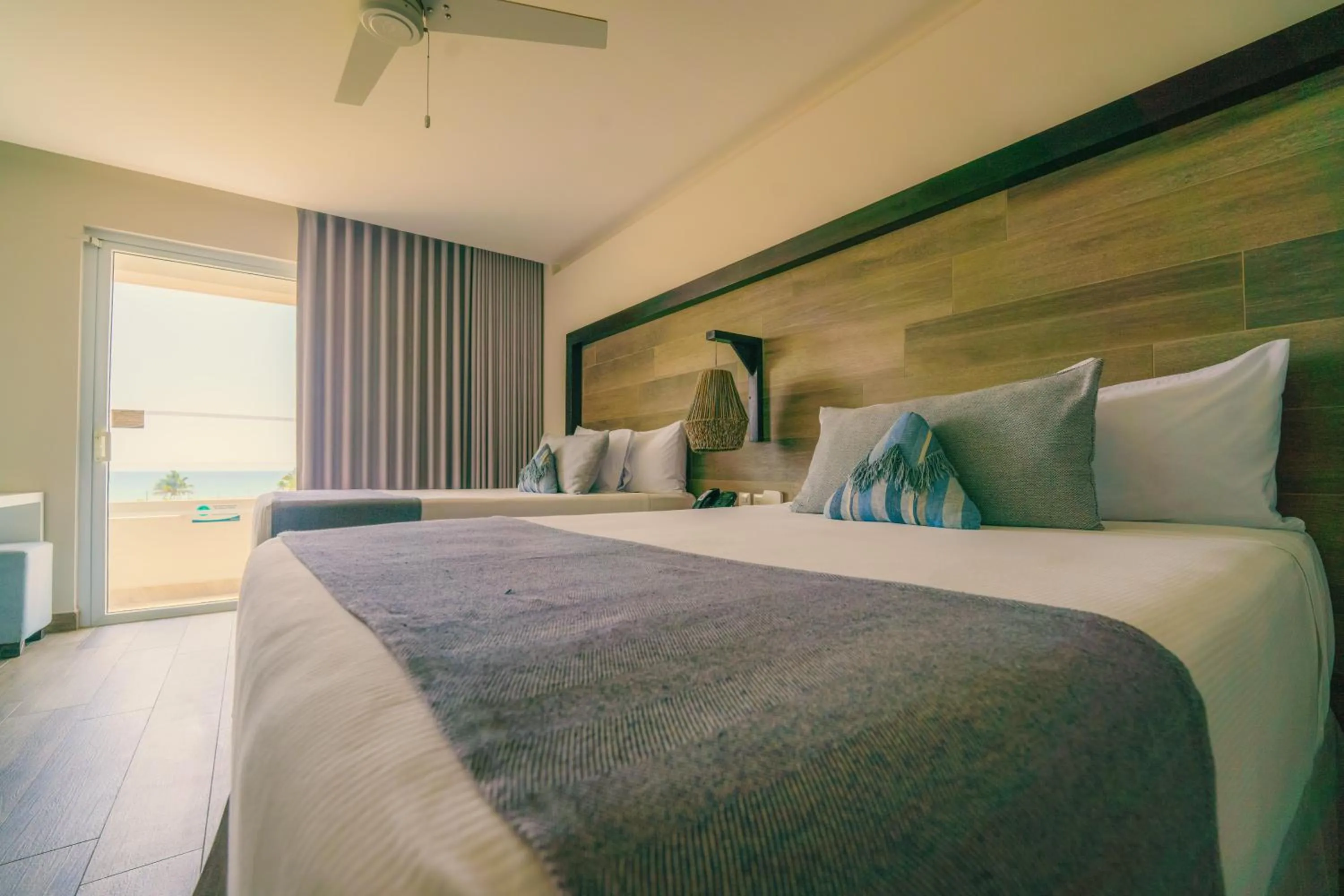 Bedroom, Bed in Oceana Resort & Conventions