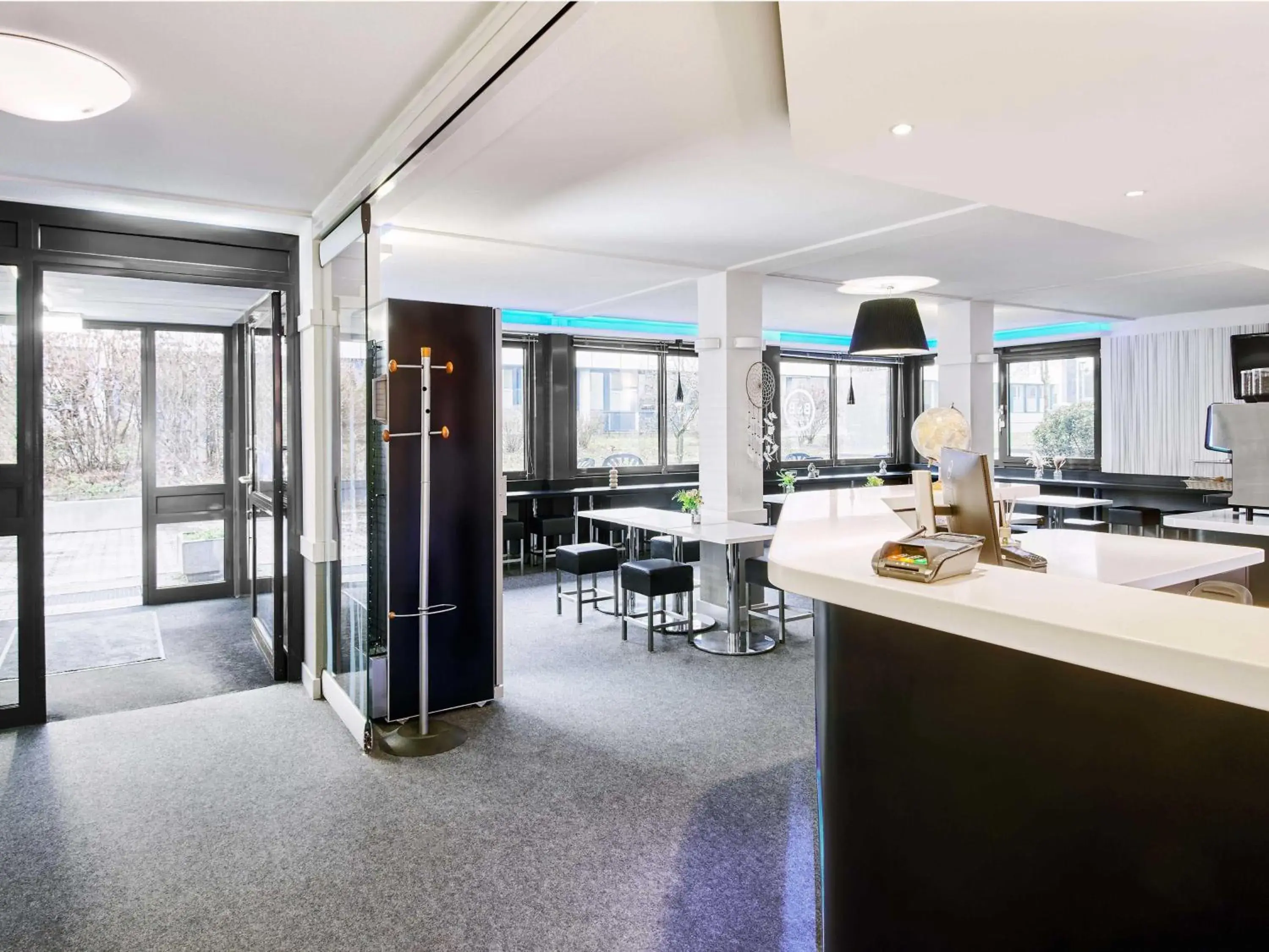 Lobby or reception in B&B HOTEL Bremen-Süd Lobby or reception in B&B HOTEL Bremen-Süd