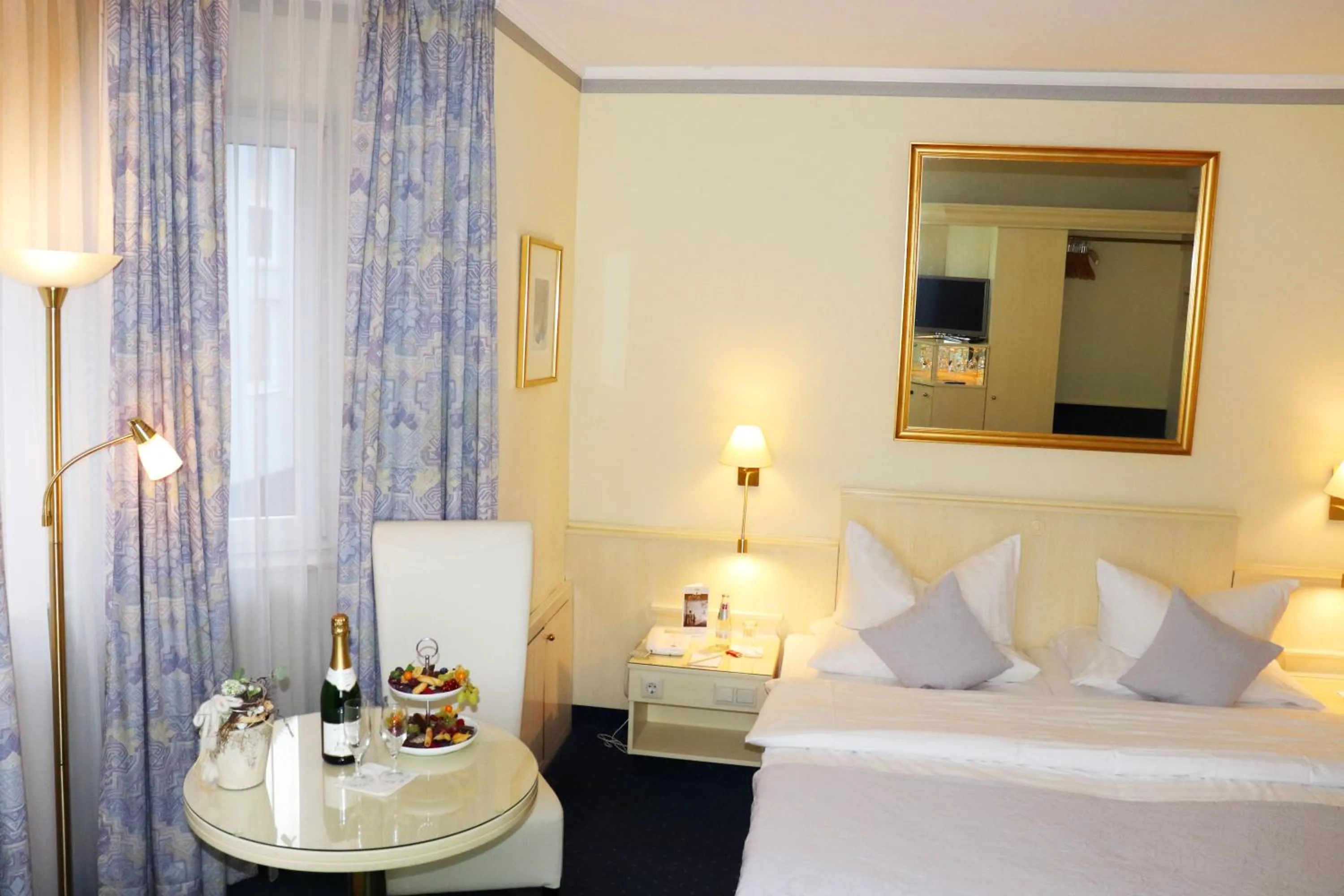 Photo of the whole room, Bed in Hotel Dalberg