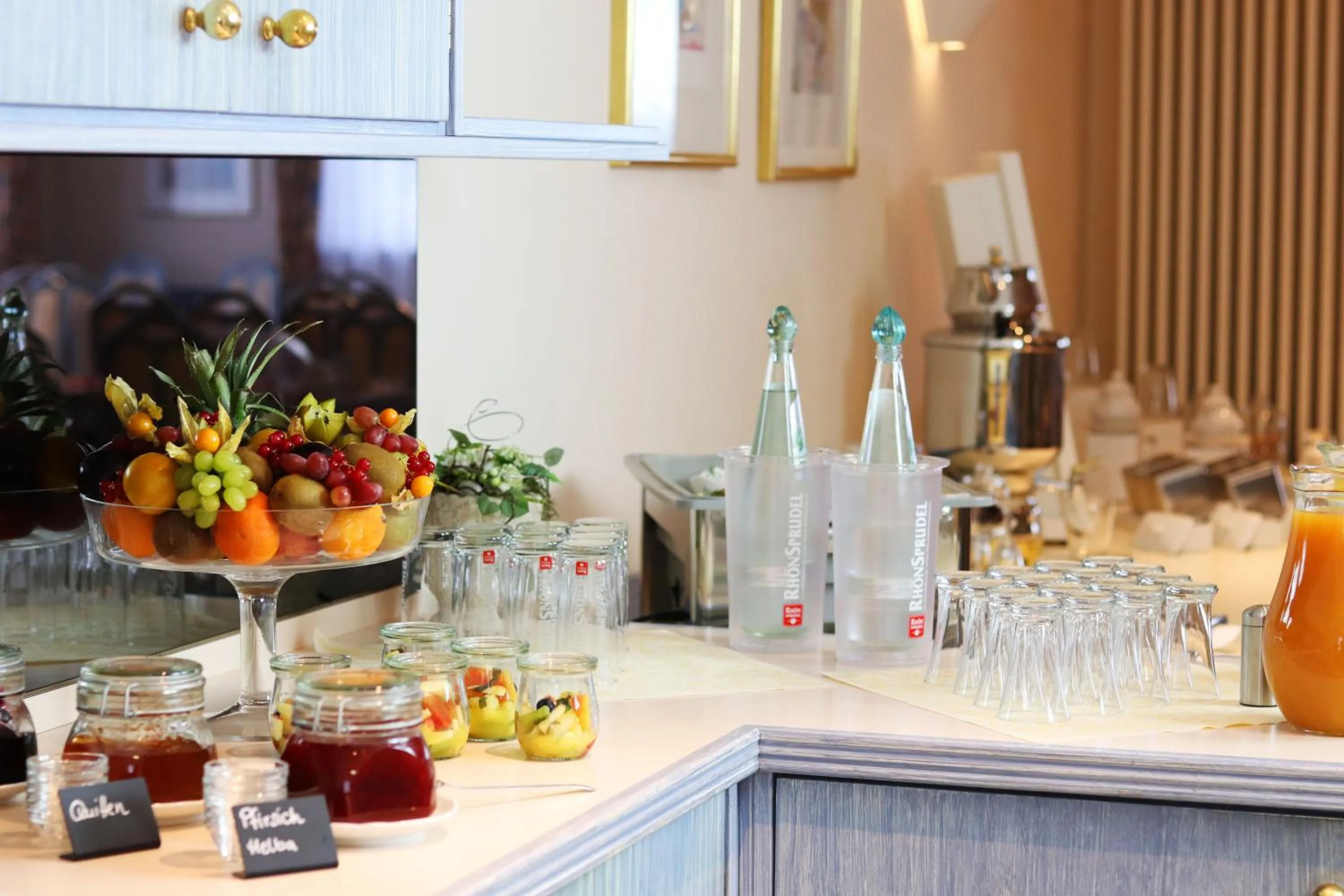 Buffet breakfast in Hotel Dalberg