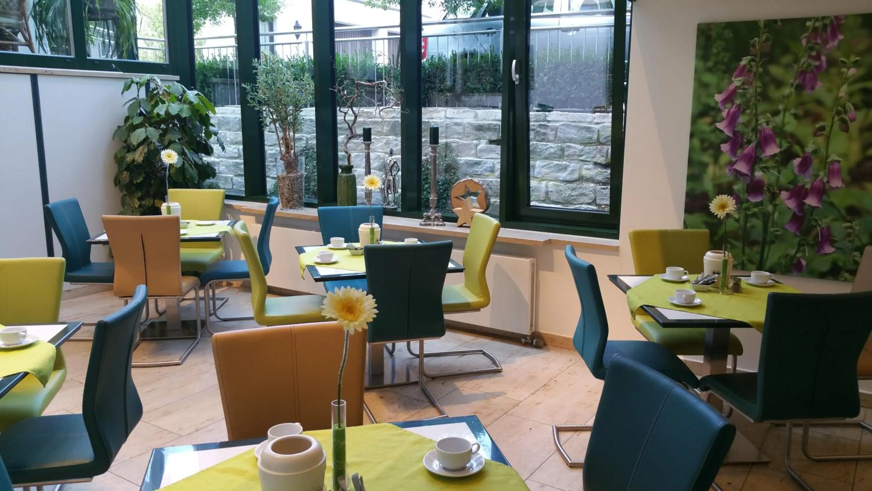 Restaurant/places to eat in Hotel Cristal