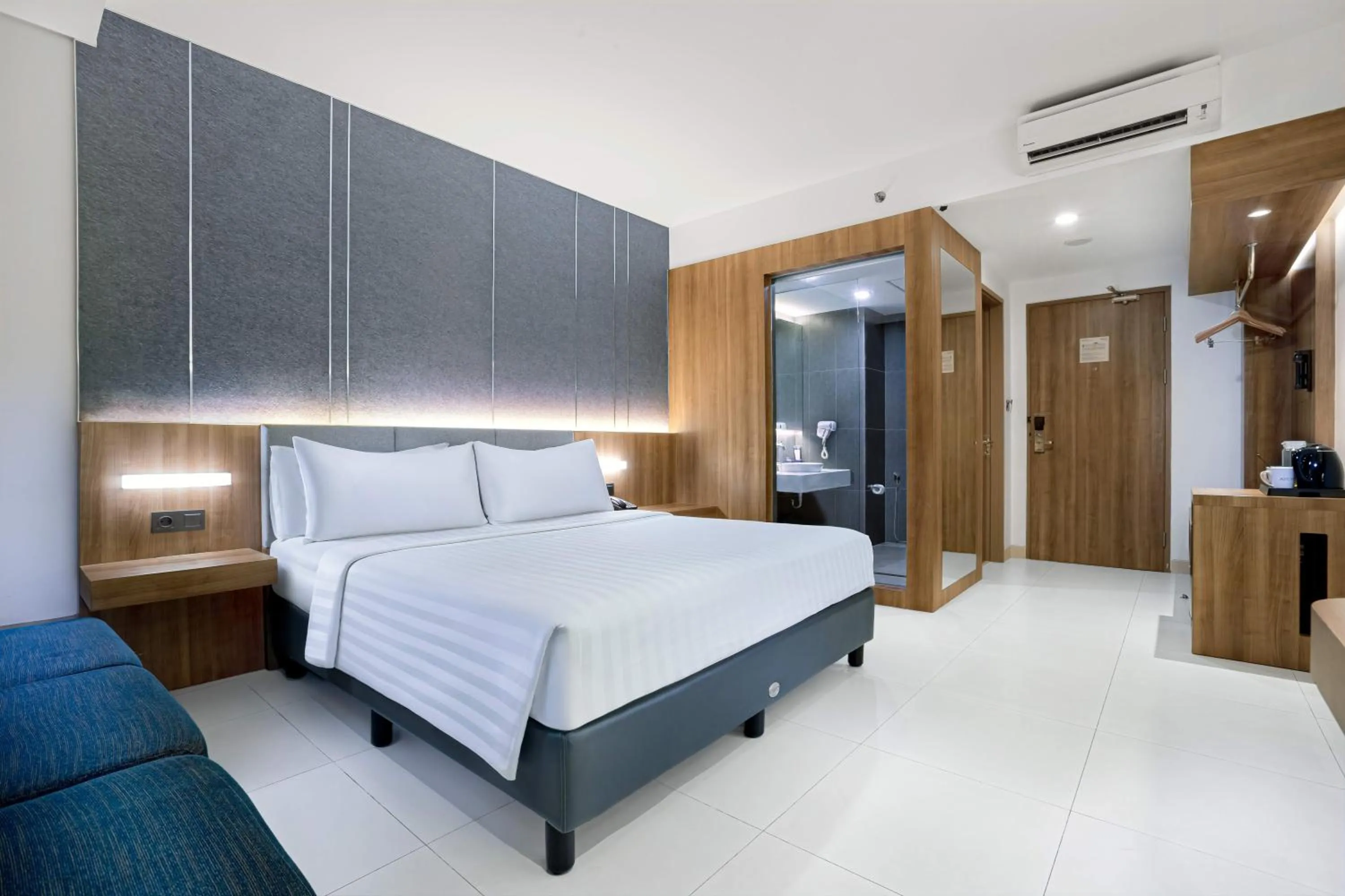 Bedroom, Bed in Aston Sidoarjo City Hotel & Conference Center