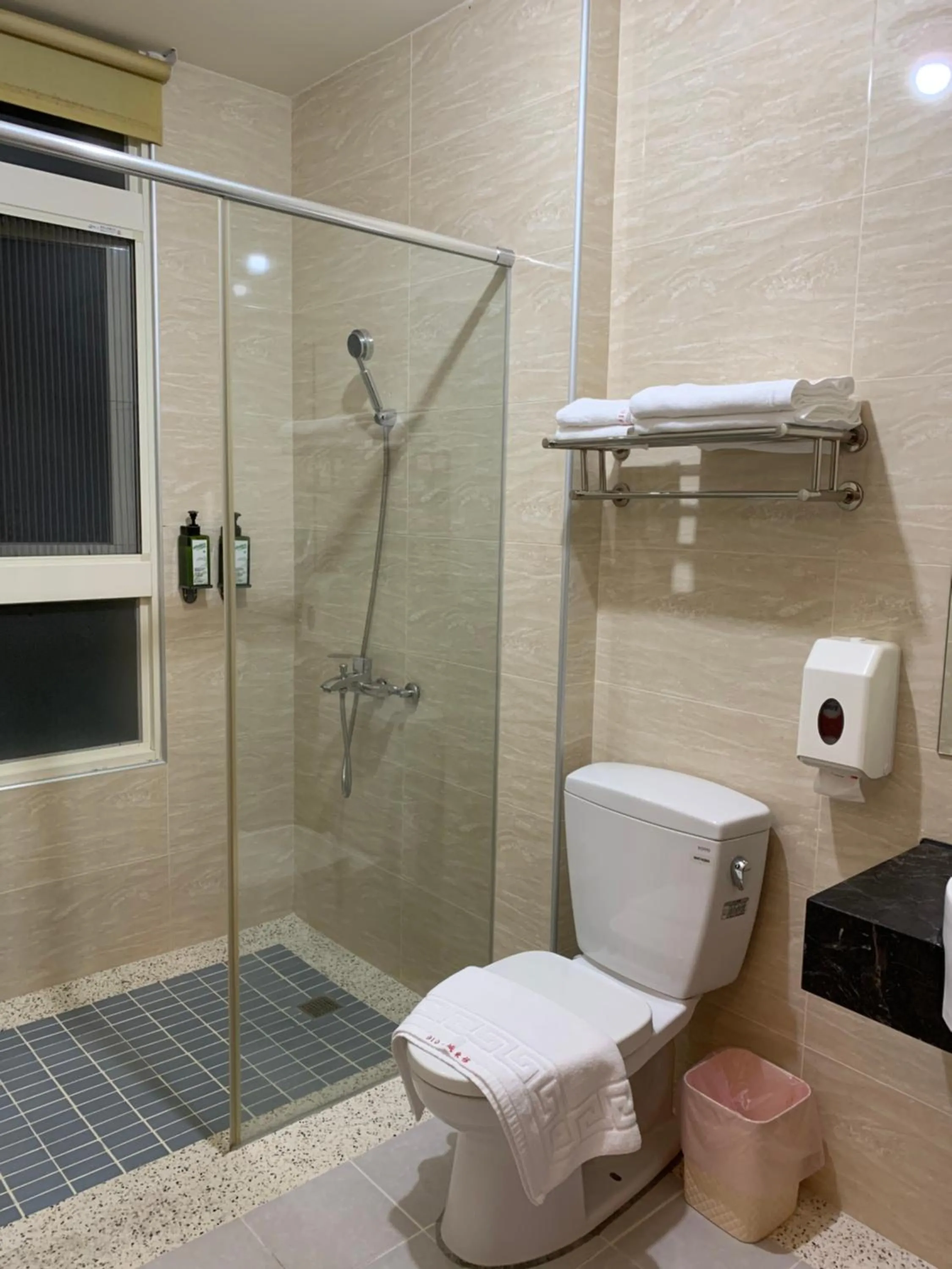 Shower in 910 Hostel (Chengdong)