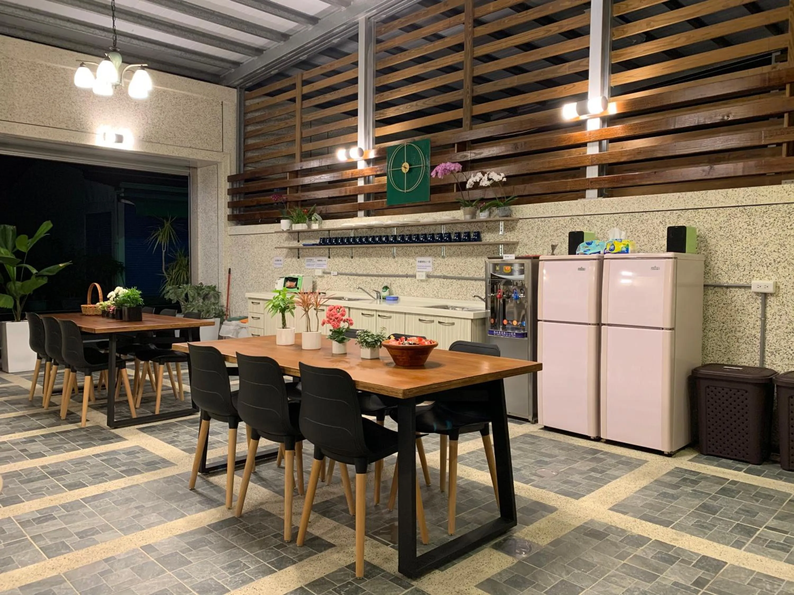 Dining area in 910 Hostel (Chengdong)