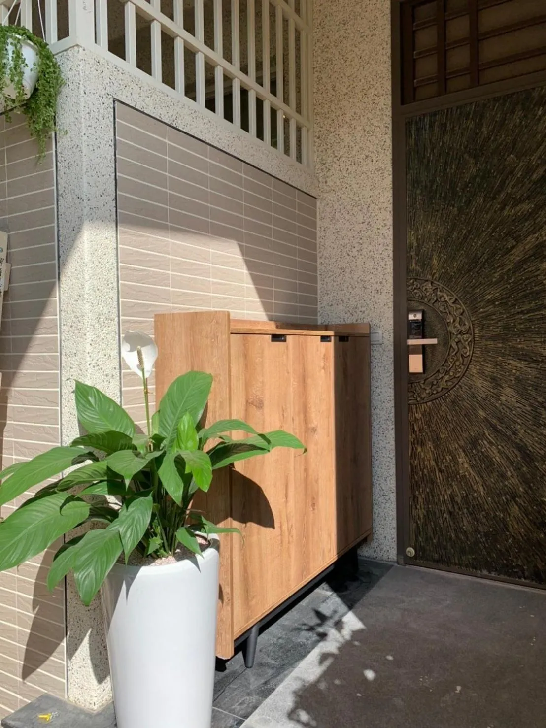 Facade/entrance in 910 Hostel (Chengdong)