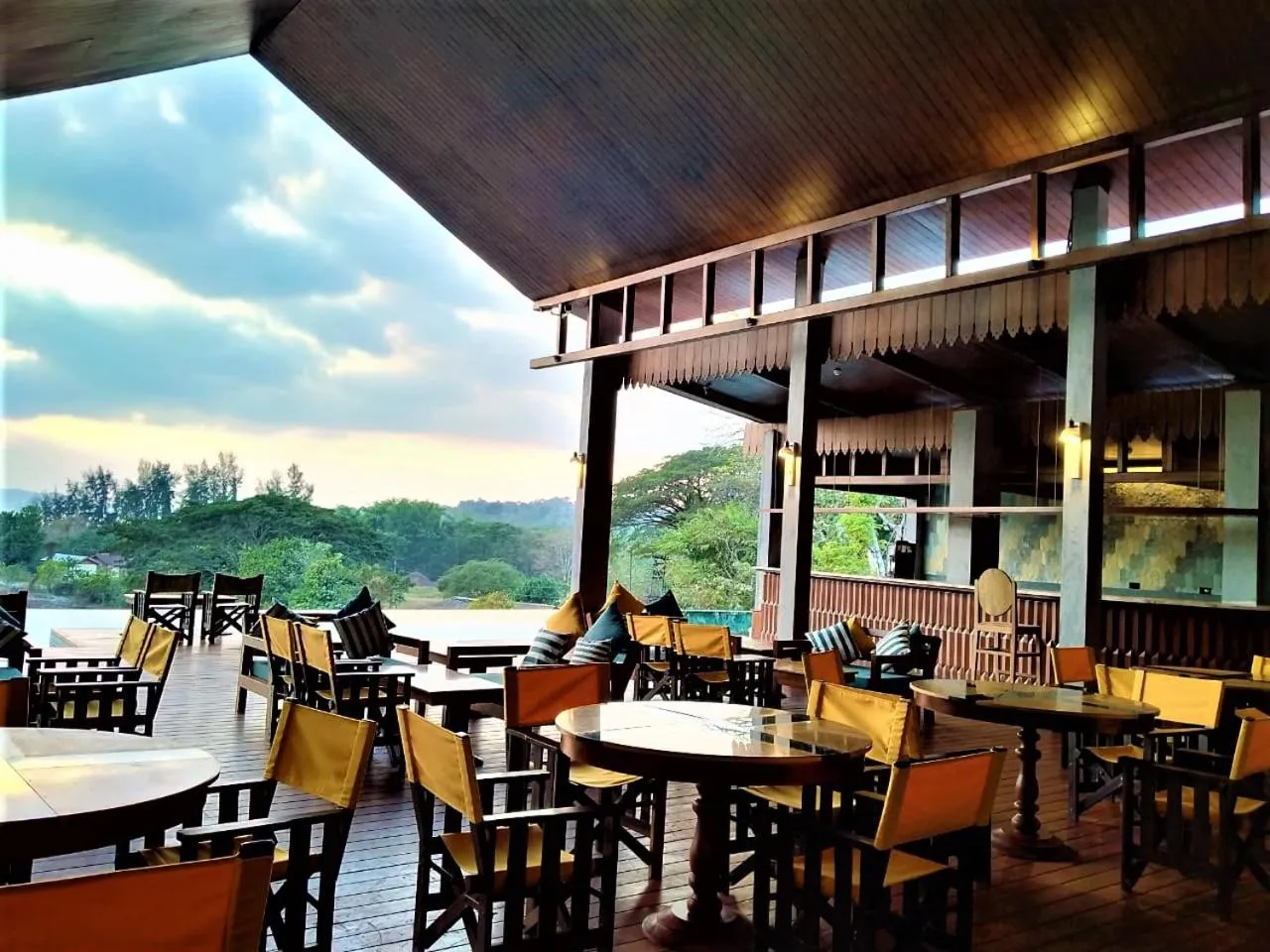Restaurant/places to eat in Symphony Samudra Beachside Jungle Resort And Spa