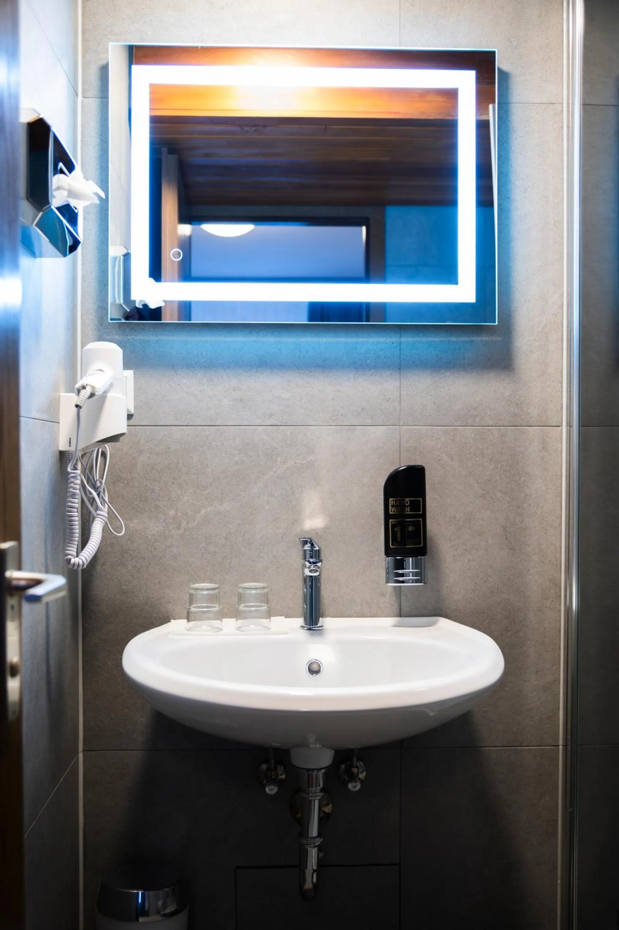 Shower in Hotel Hansa Stuttgart City