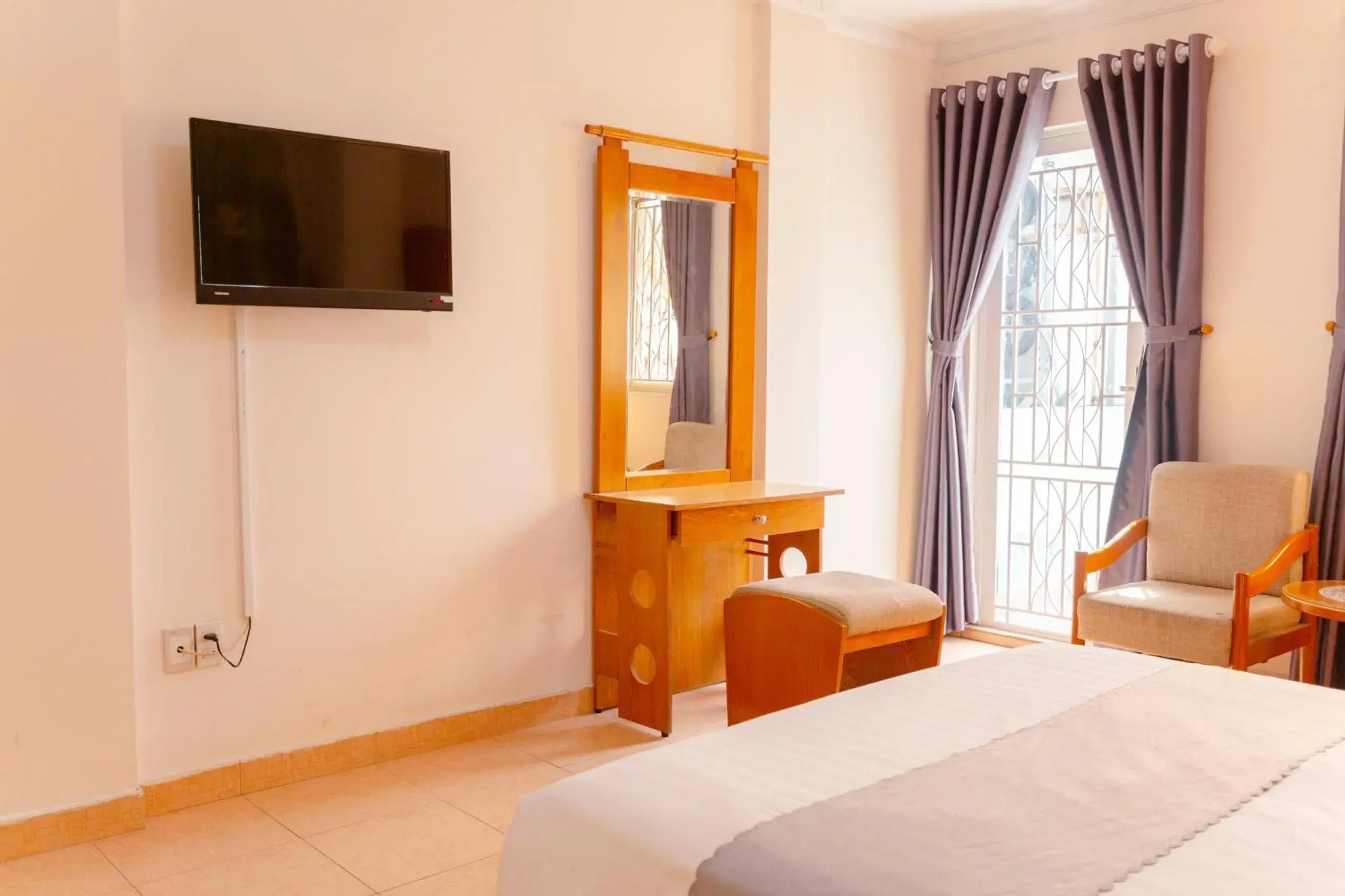 TV and multimedia, Bed in Giang Linh Hotel TV and multimedia, Bed in Giang Linh Hotel