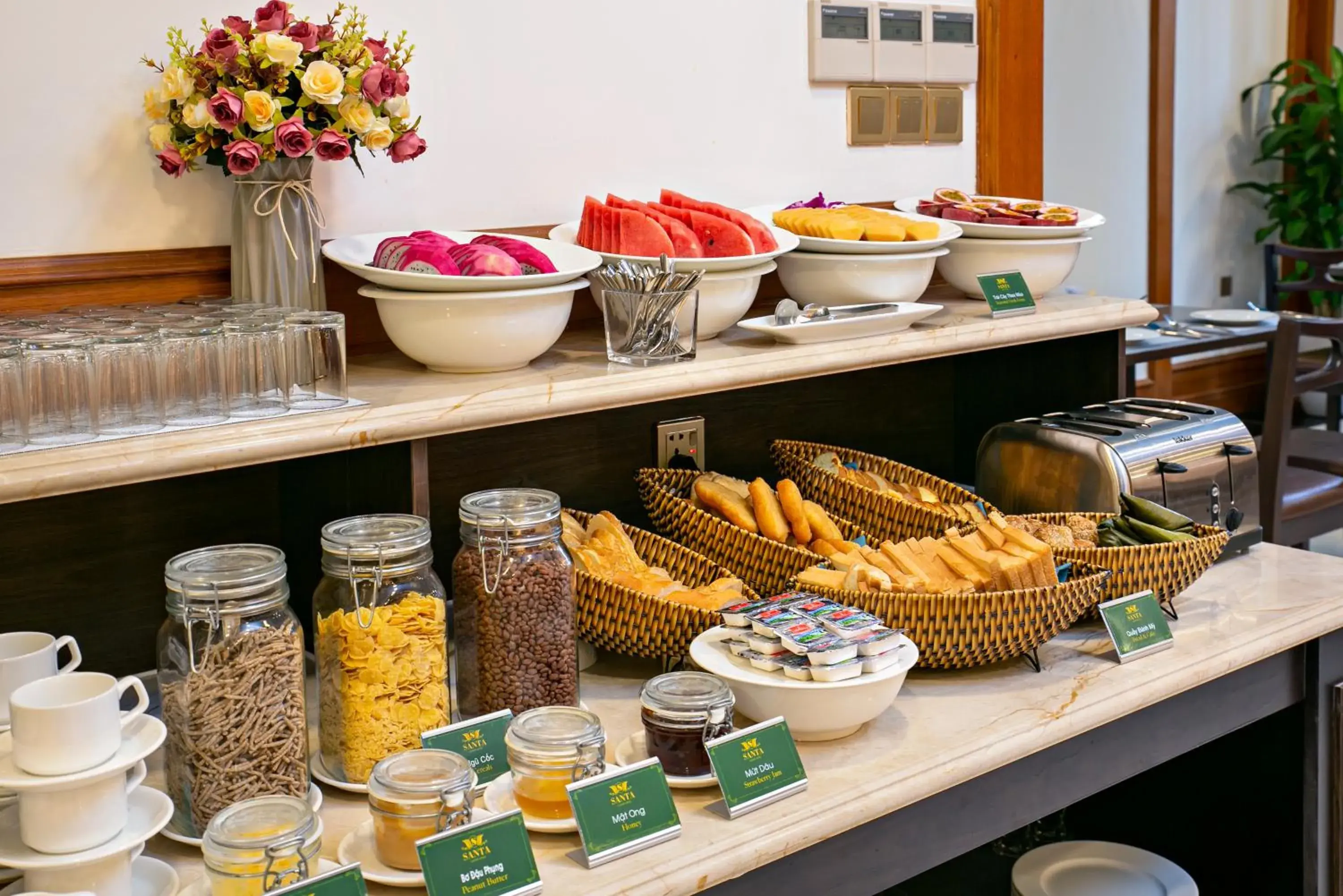 Food and drinks in Santa Luxury Hotel Food and drinks in Santa Luxury Hotel