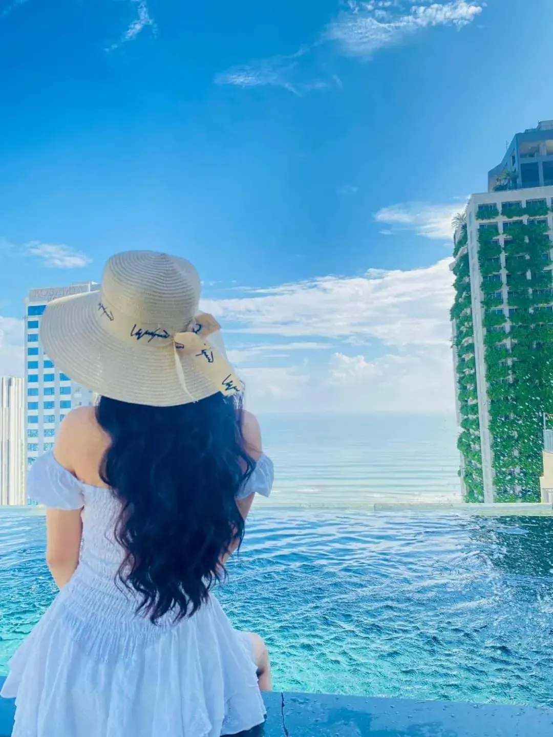 Sea view in Santa Luxury Hotel Sea view in Santa Luxury Hotel