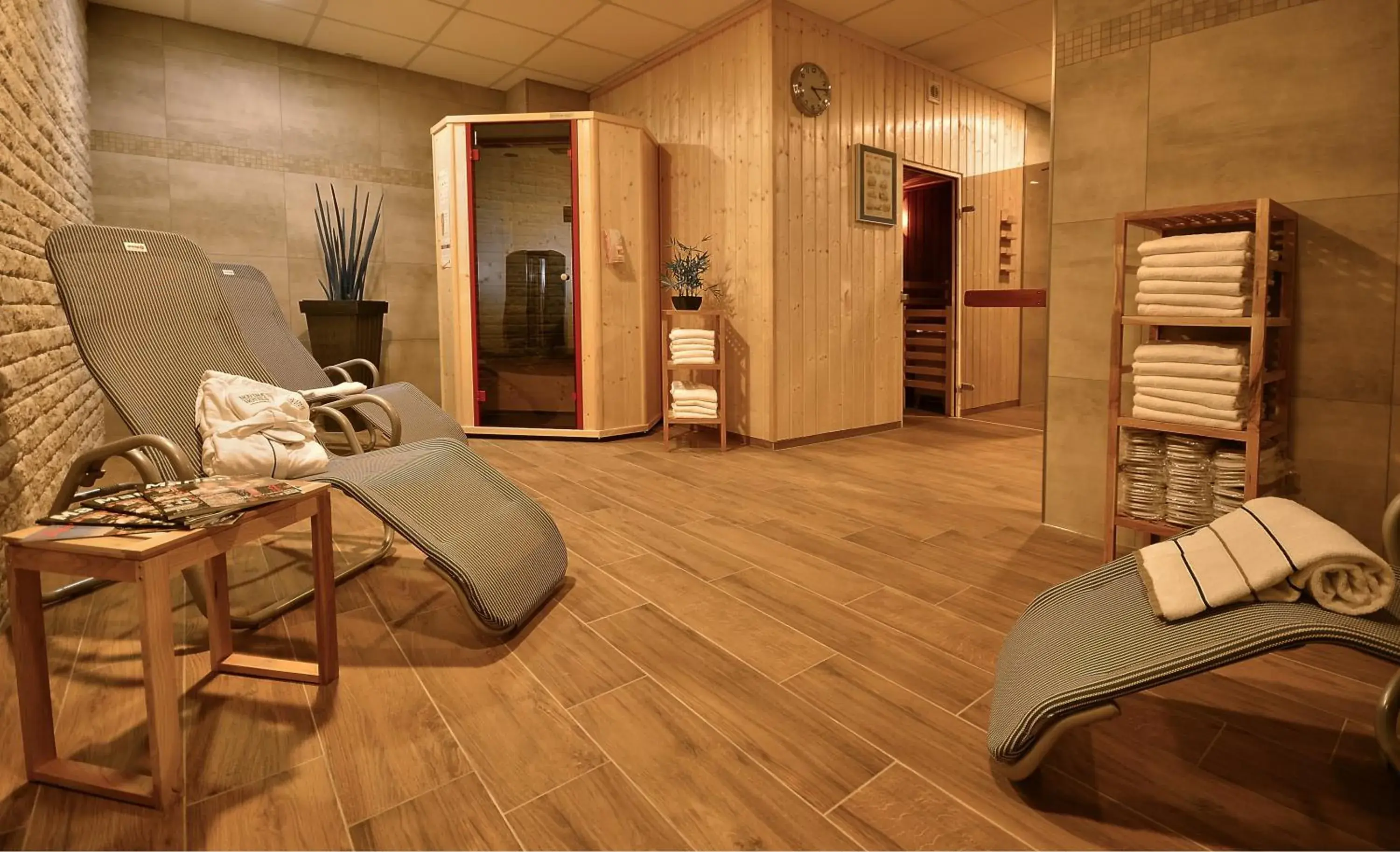 Sauna, Seating Area in NOVINA HOTEL Sudwestpark