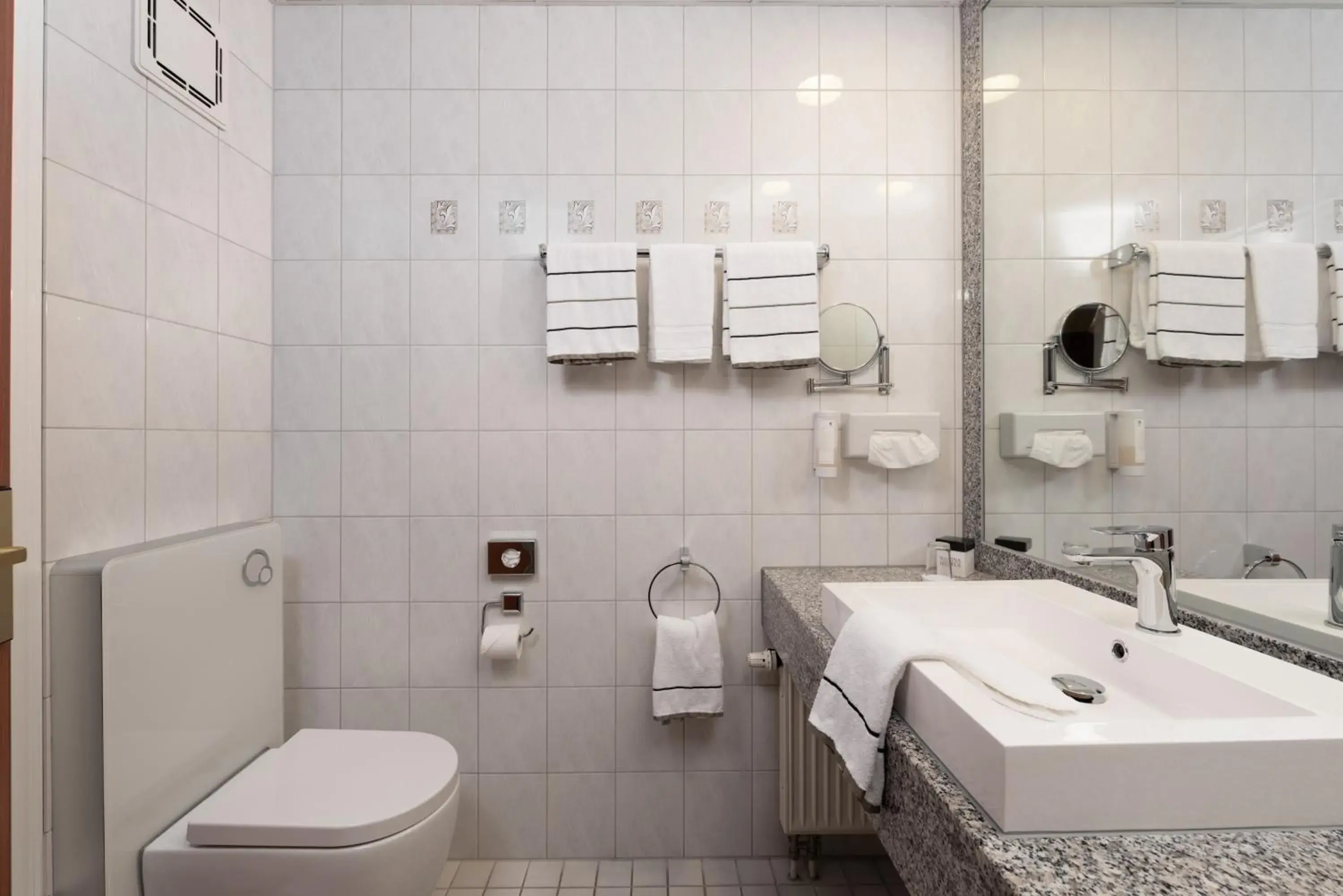 Shower, Bathroom in NOVINA HOTEL Sudwestpark