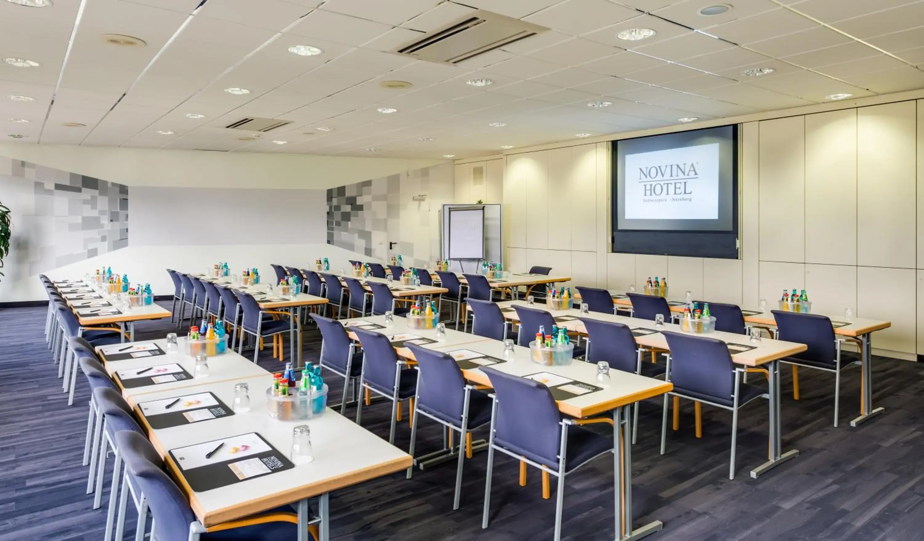 Meeting/conference room in NOVINA HOTEL Sudwestpark