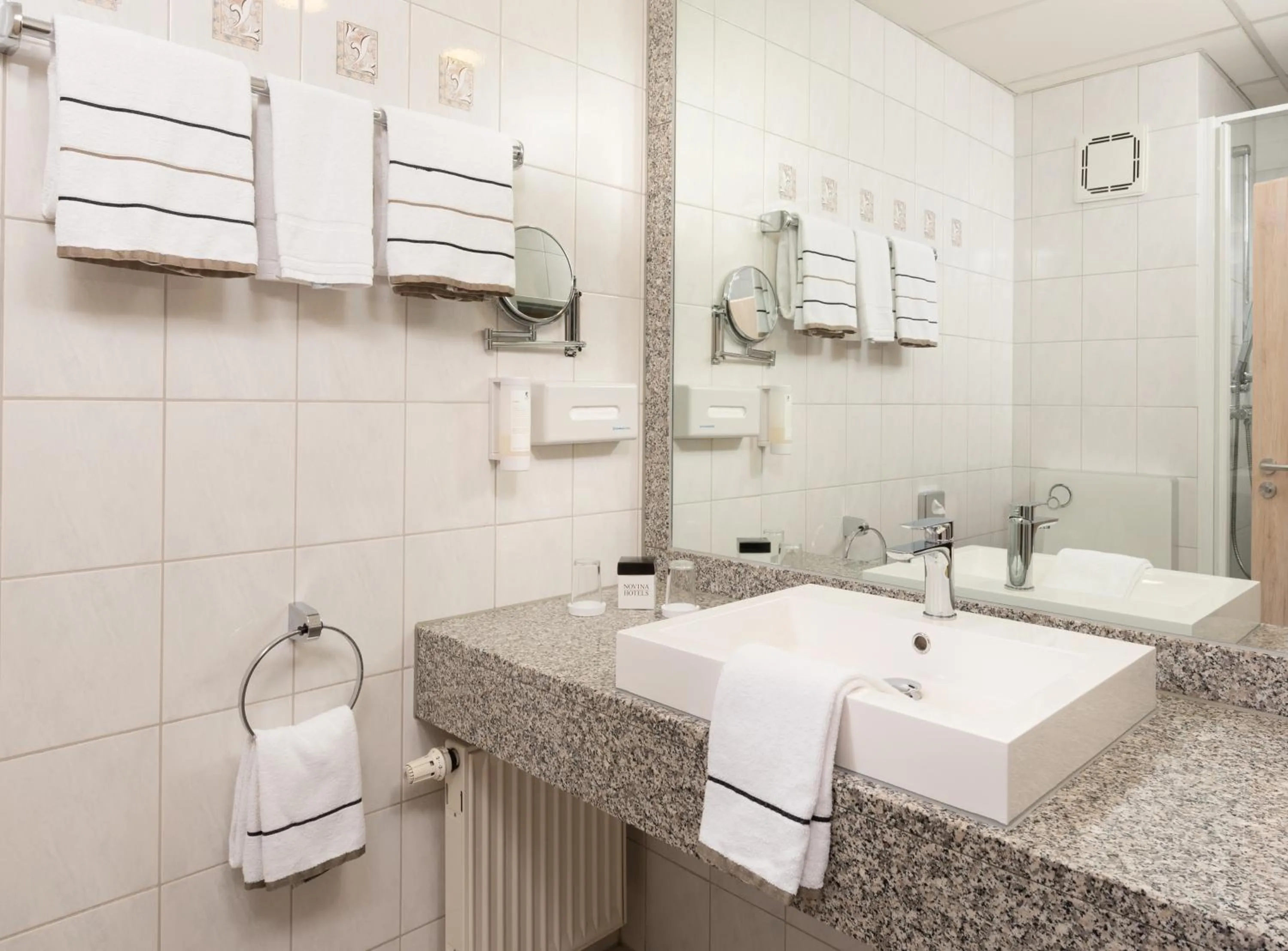 Toilet in NOVINA HOTEL Südwestpark