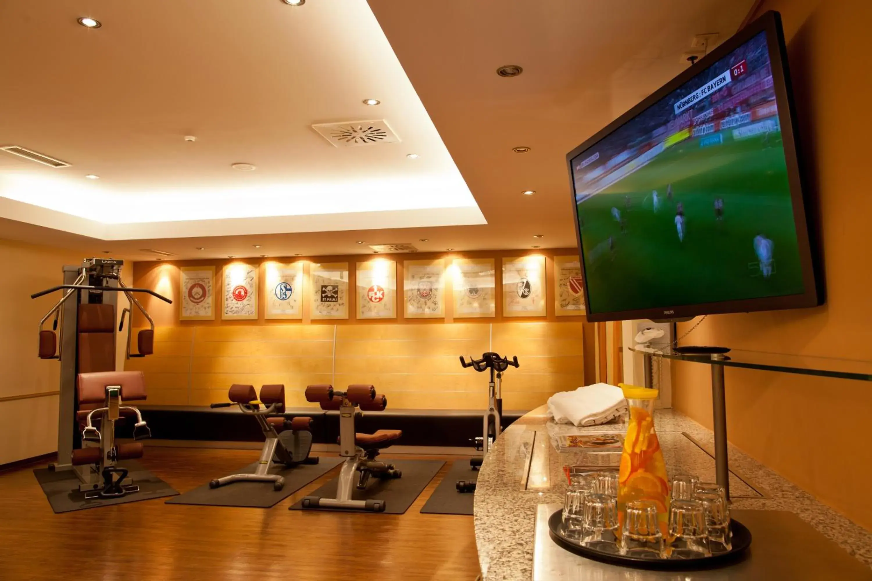 Fitness centre/facilities, TV/Entertainment Center in NOVINA HOTEL Sudwestpark