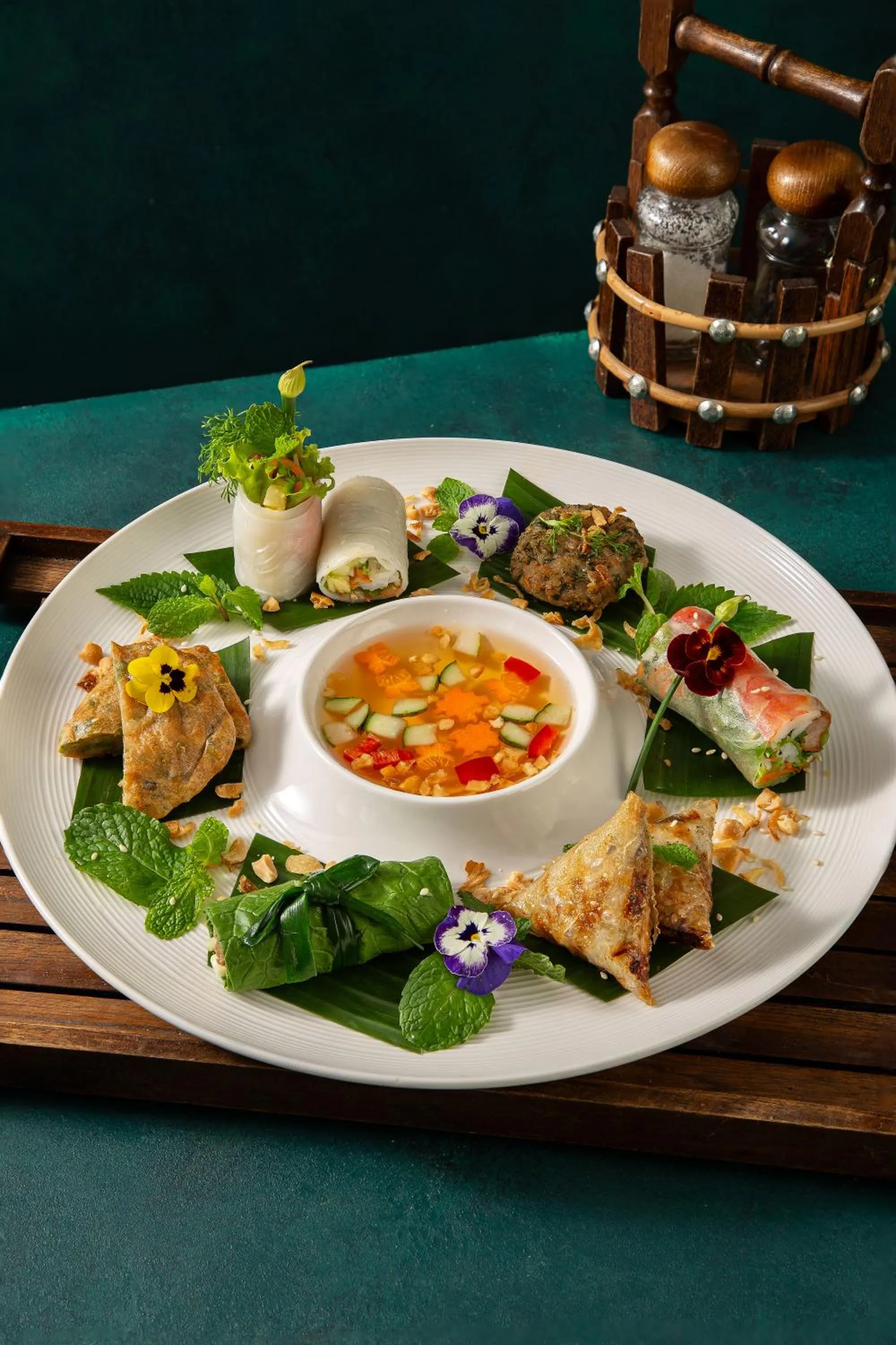 Restaurant/places to eat in Peridot Grand Luxury Boutique Hotel