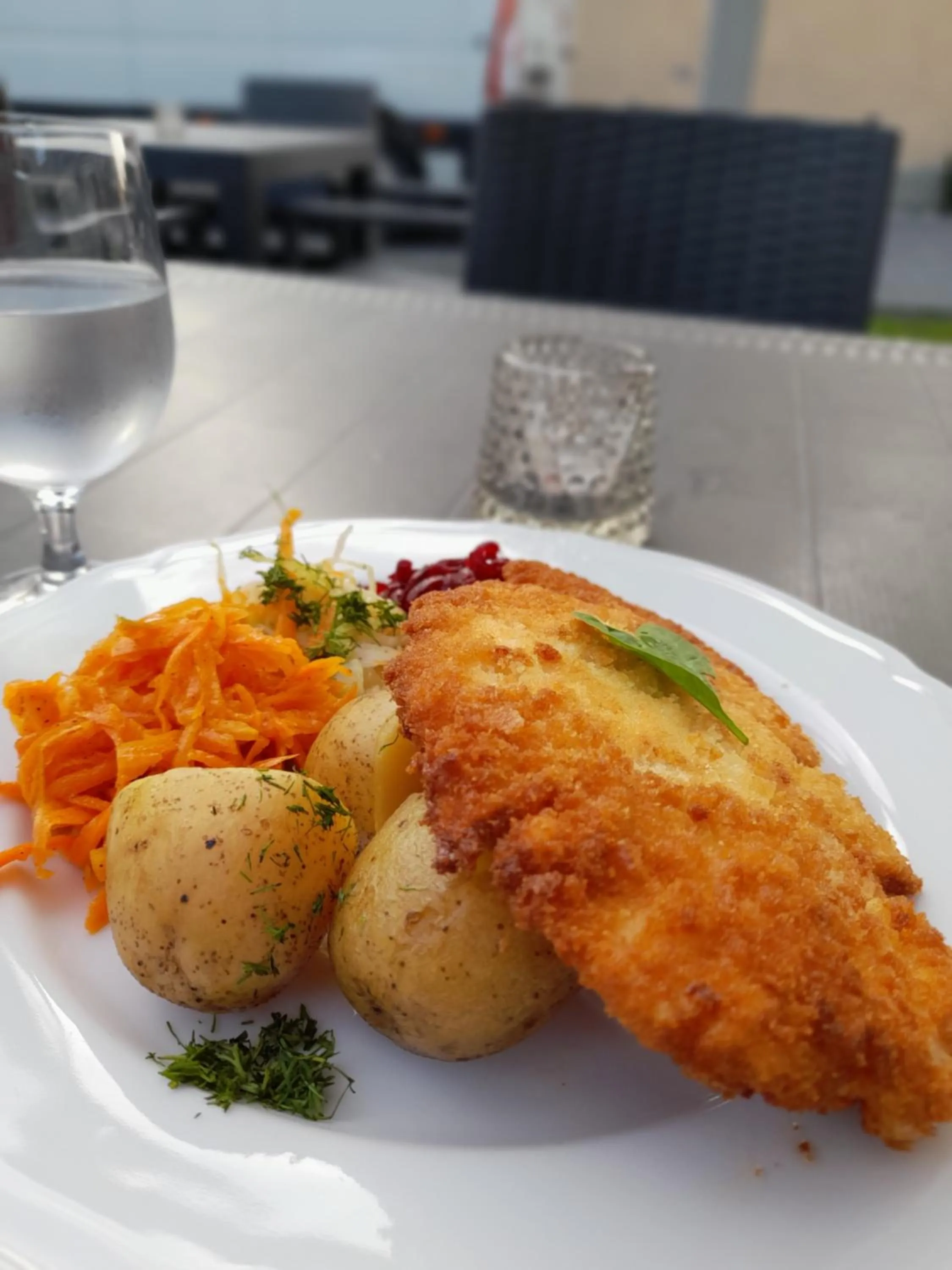 Restaurant/places to eat in Merci Boutique Hotel