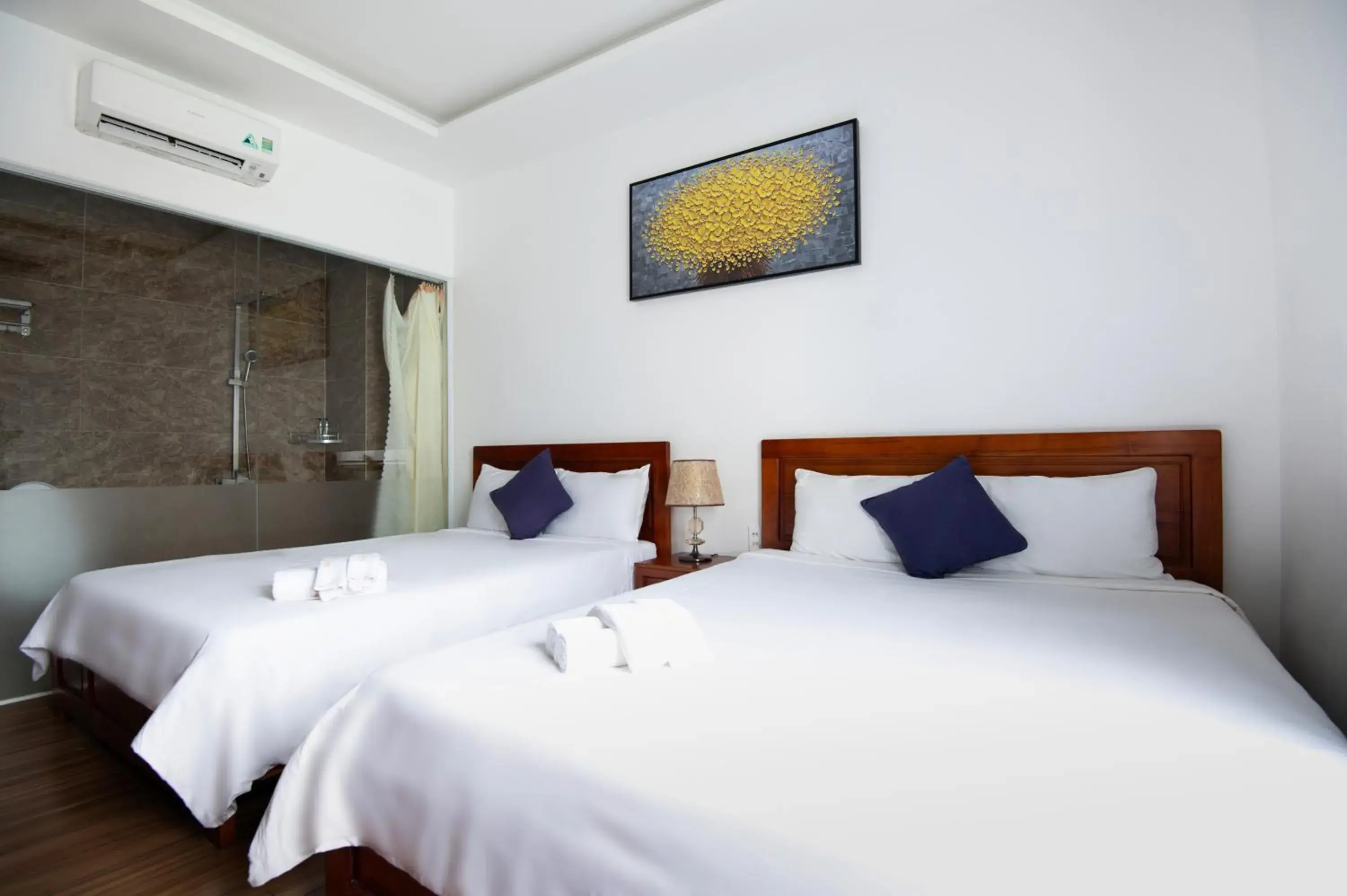 Bedroom, Bed in Kim Ngân Hotel Bedroom, Bed in Kim Ngân Hotel