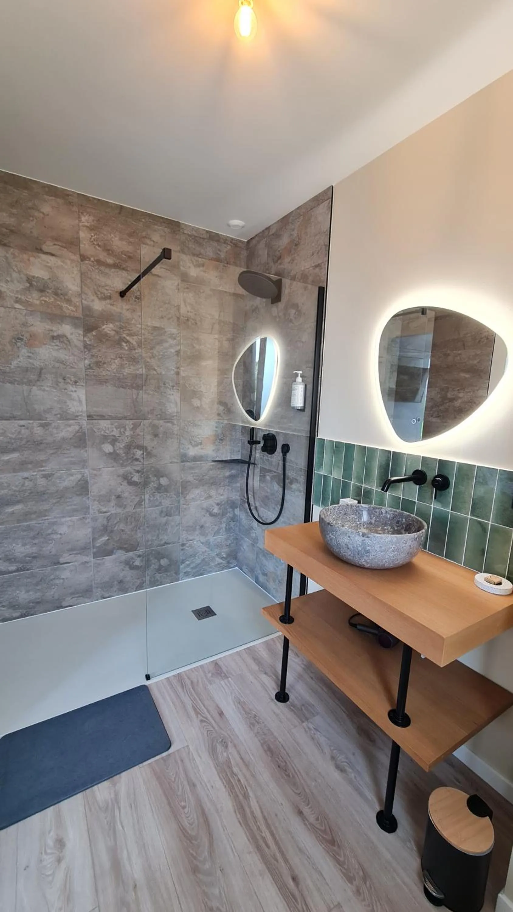 Bathroom in L'Expression