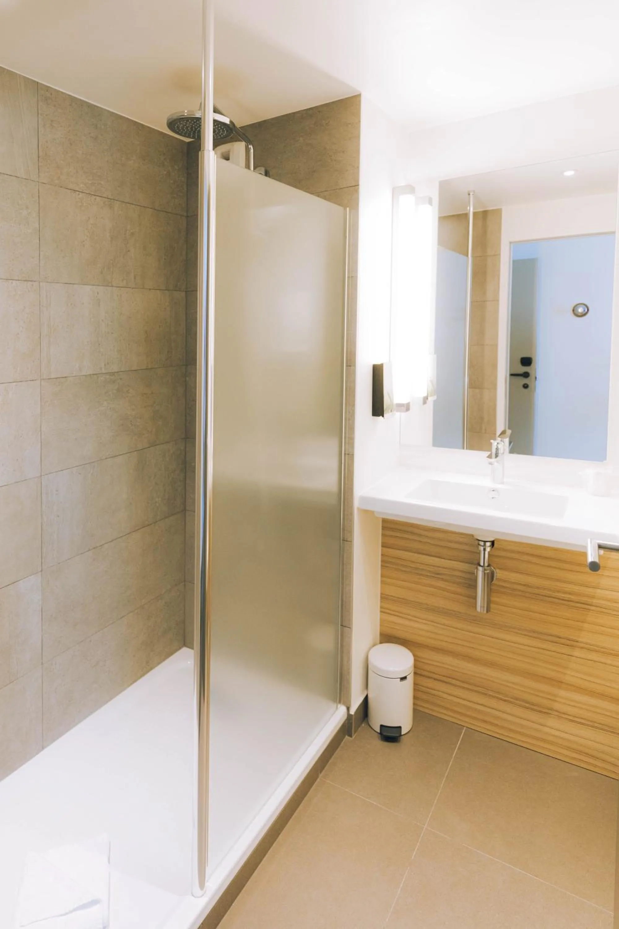 Bathroom in Campanile PRIME - Rungis Orly