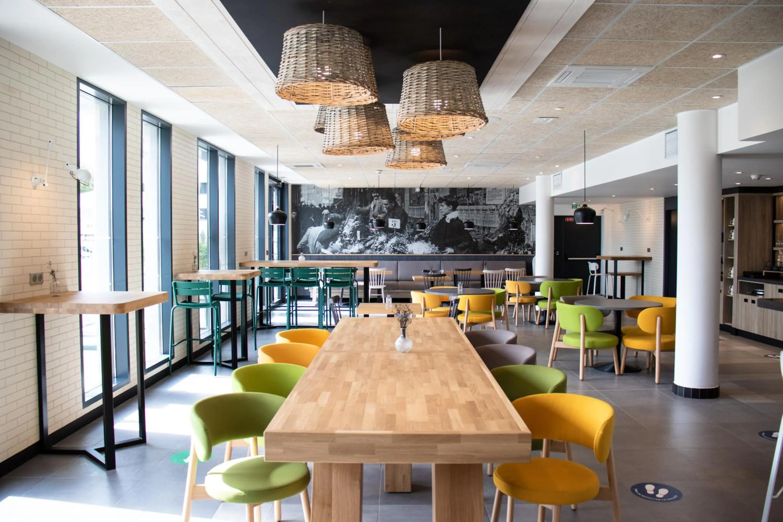 Staff in Campanile PRIME - Rungis Orly