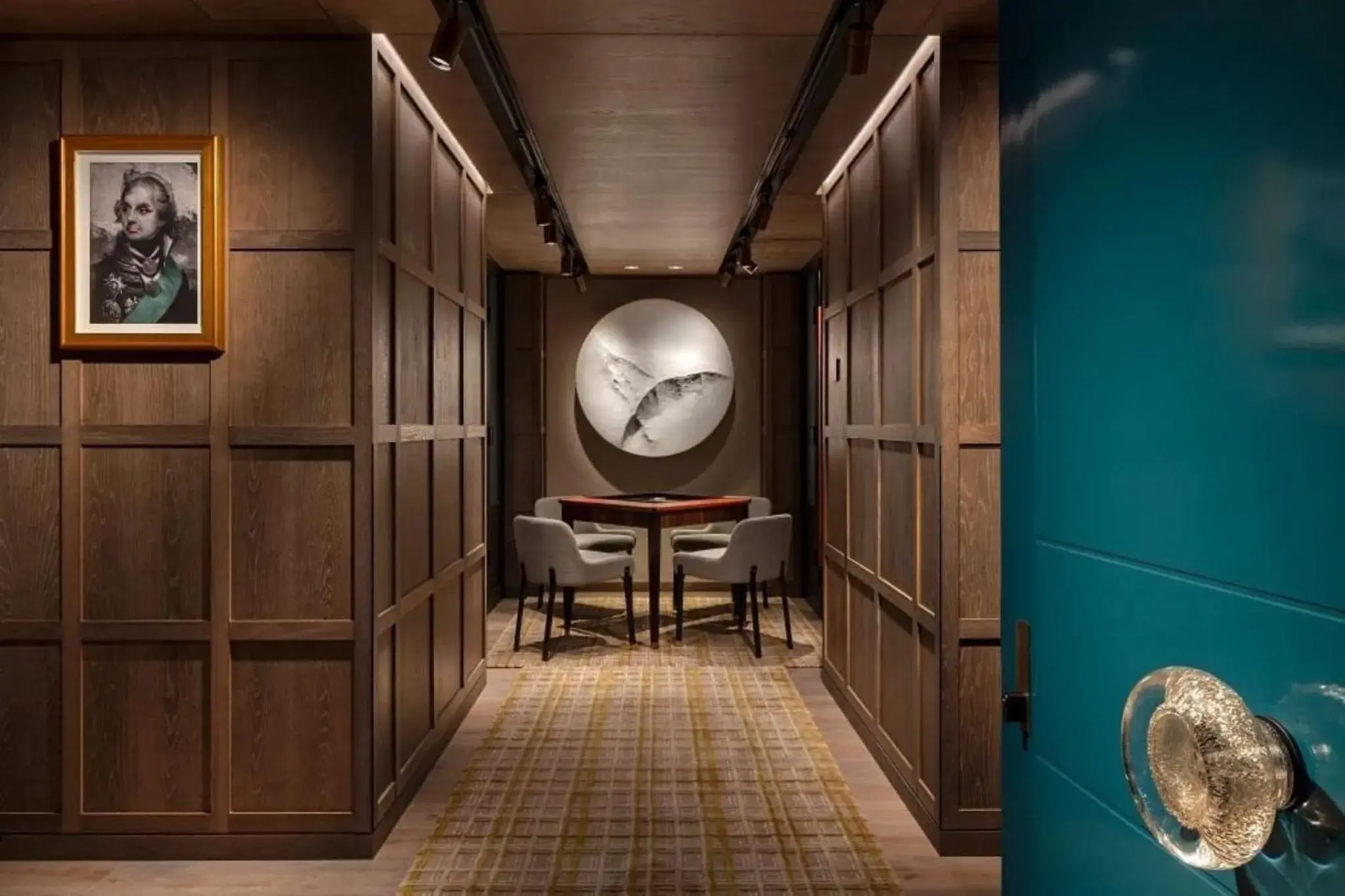 Facade/entrance in The Londoner Facade/entrance in The Londoner