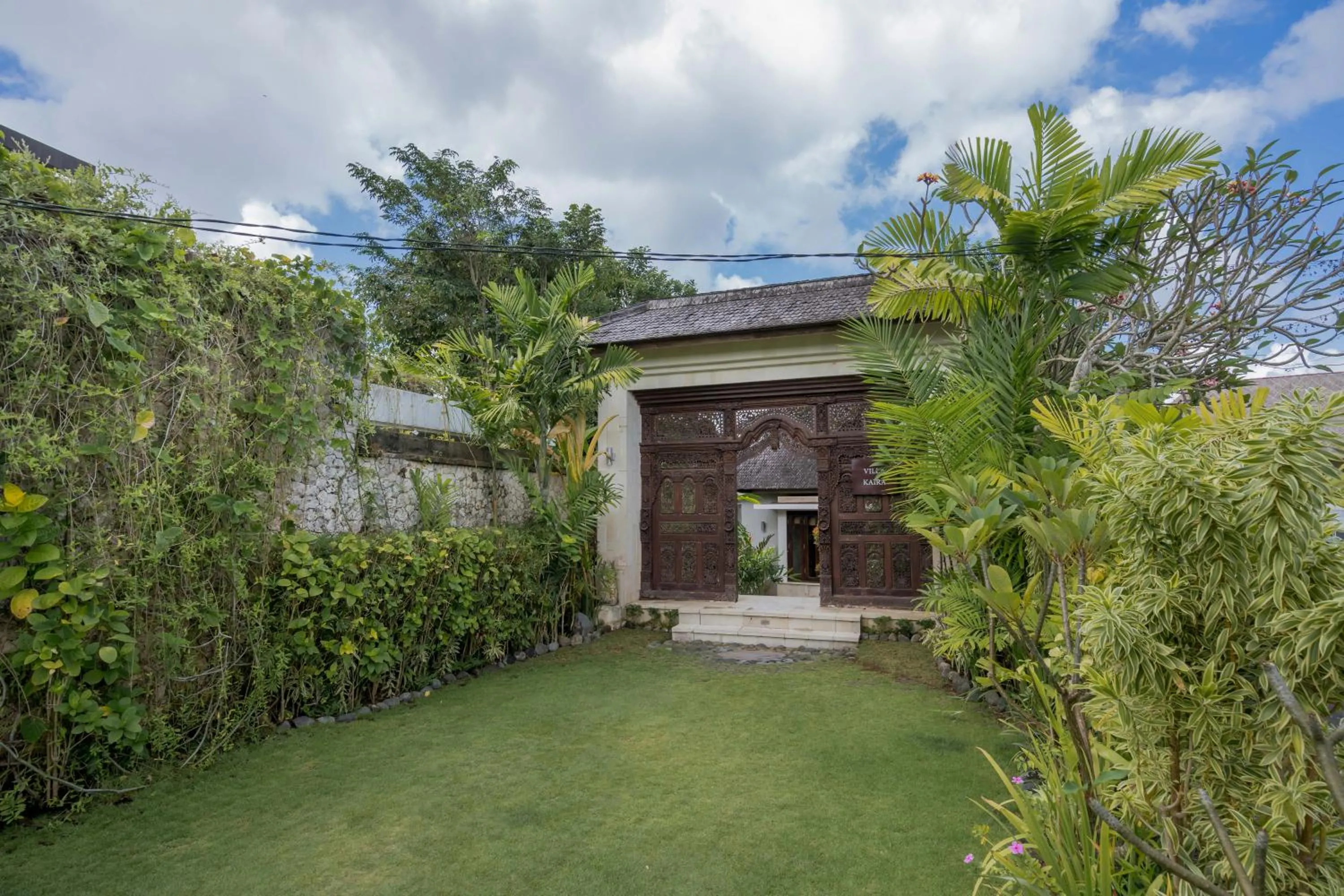 Facade/entrance in Villa Kaira Estate by Villas Direct Bali
