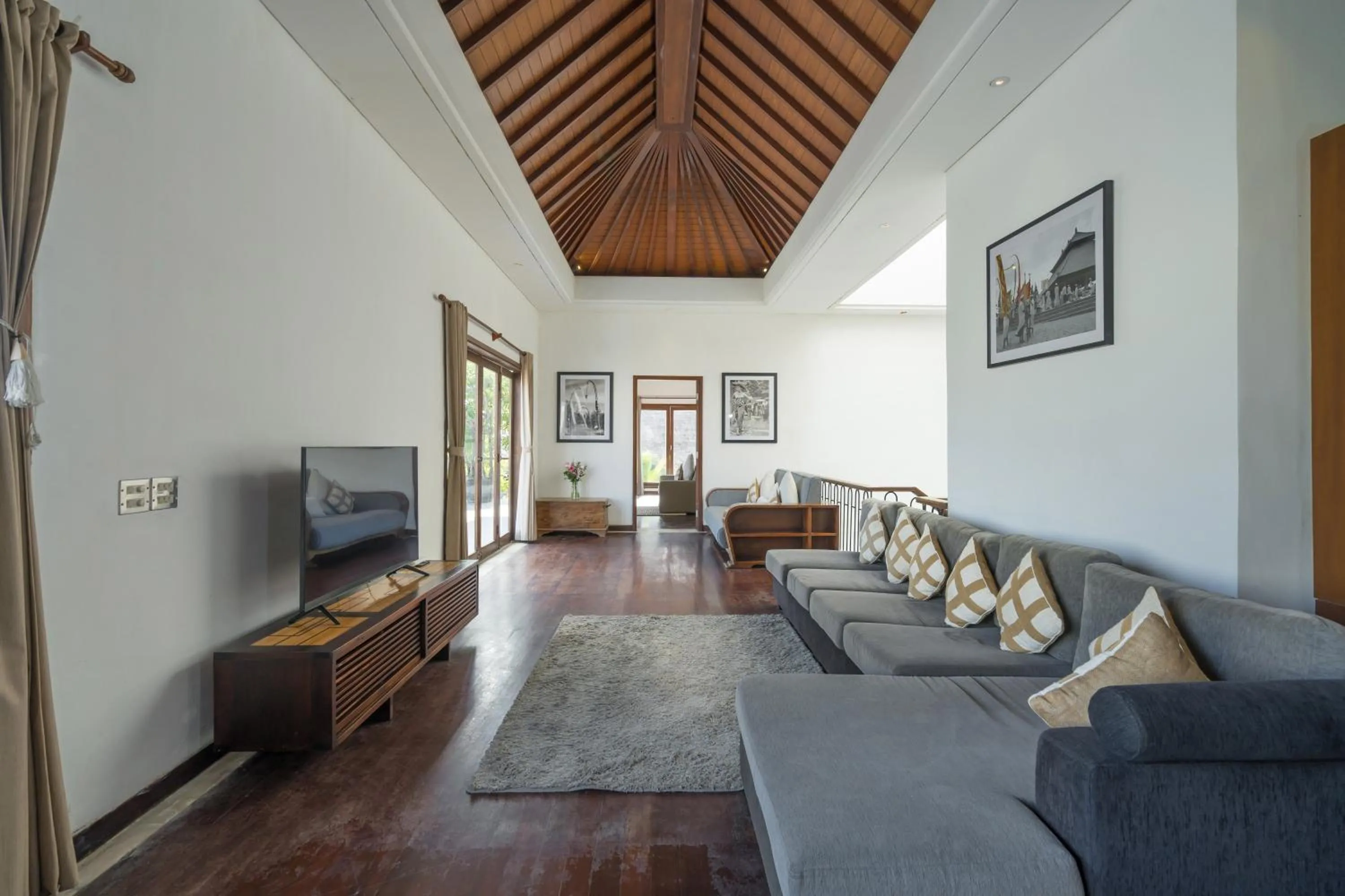 Communal lounge/ TV room in Villa Kaira Estate by Villas Direct Bali