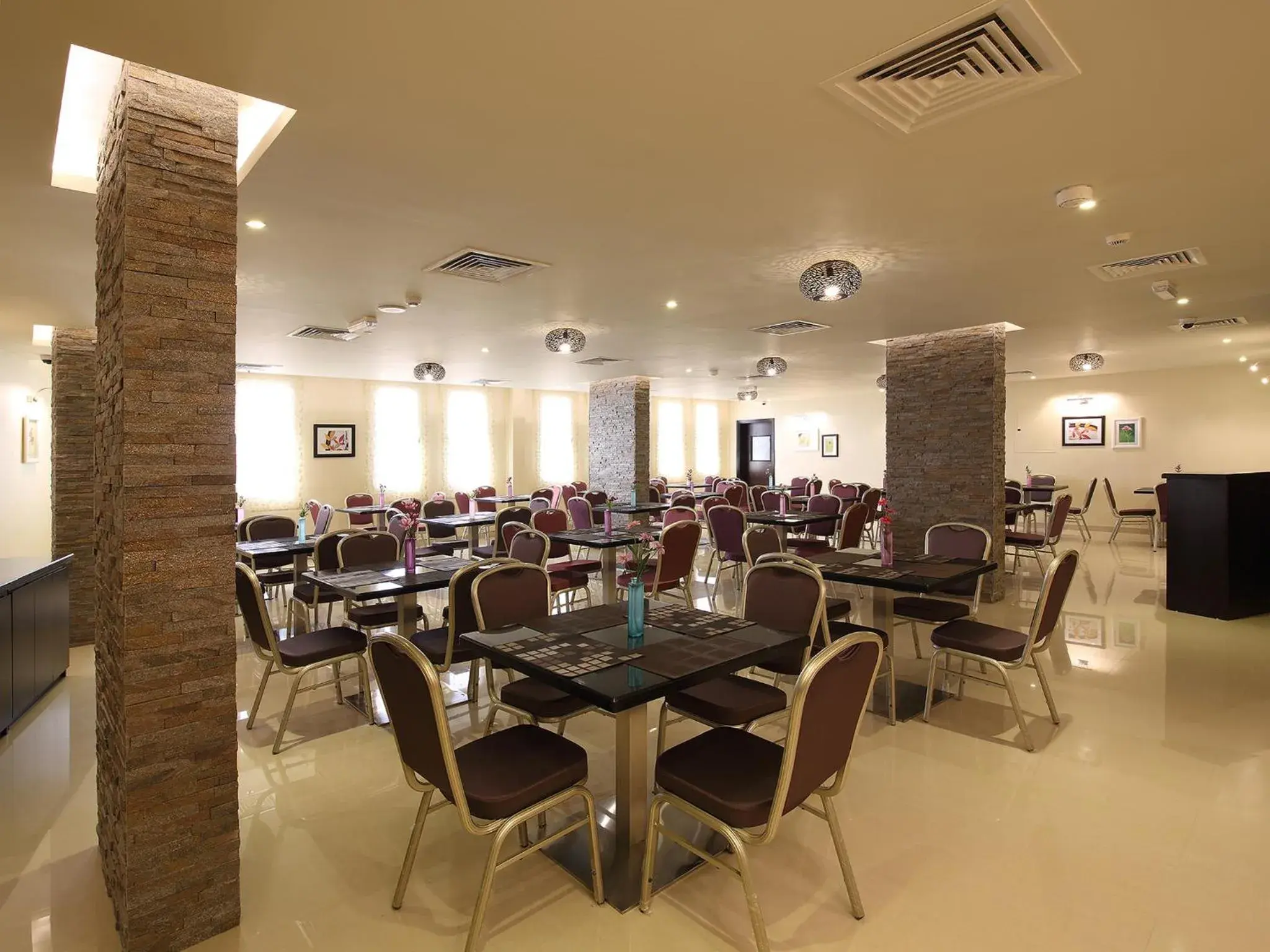 Restaurant/places to eat in Florida Al Souq Hotel (Previously Known Flora Al Souq Hotel) Restaurant/places to eat in Florida Al Souq Hotel (Previously Known Flora Al Souq Hotel)