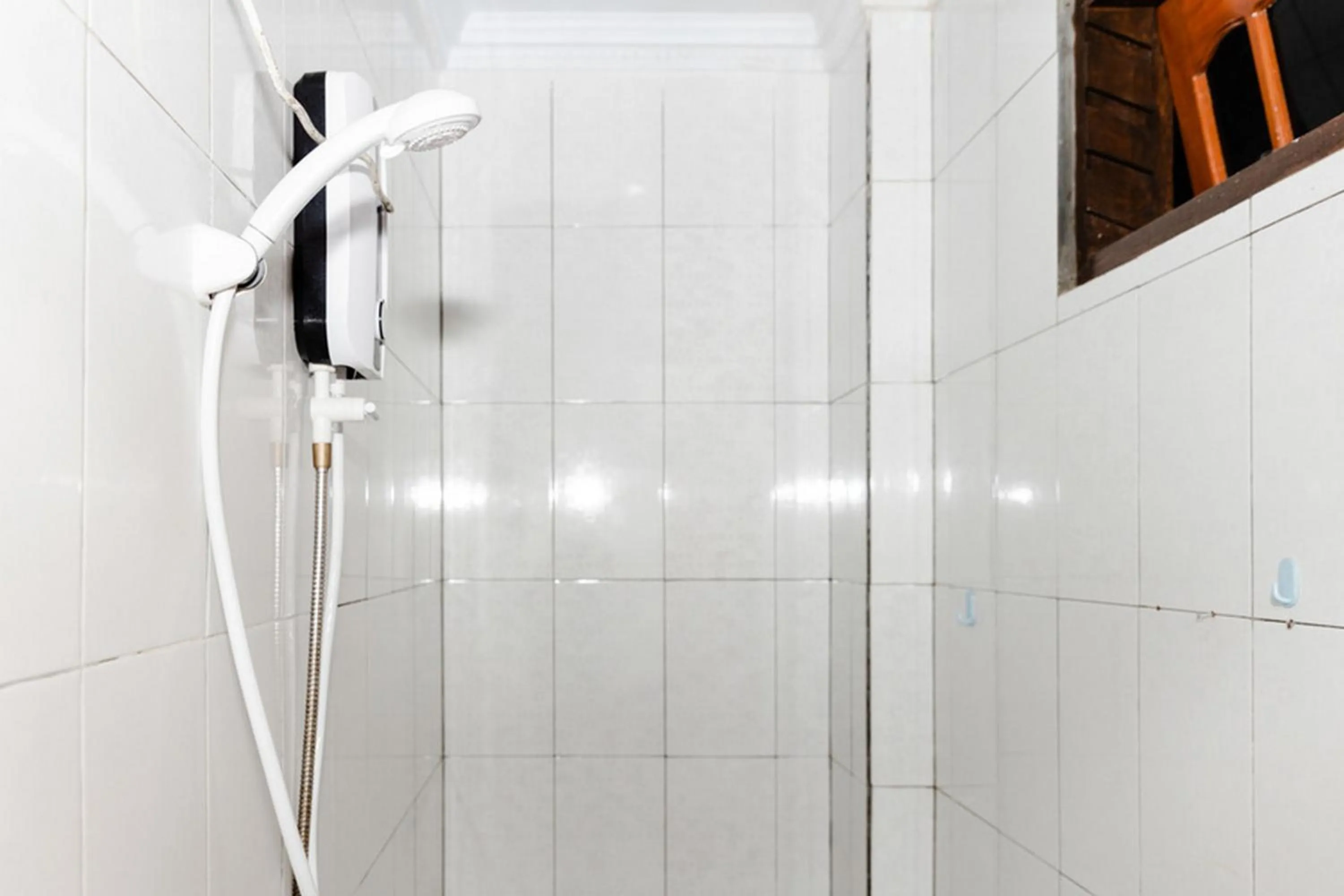 Bathroom in RedDoorz Plus near Transmart Kairagi Dua manado