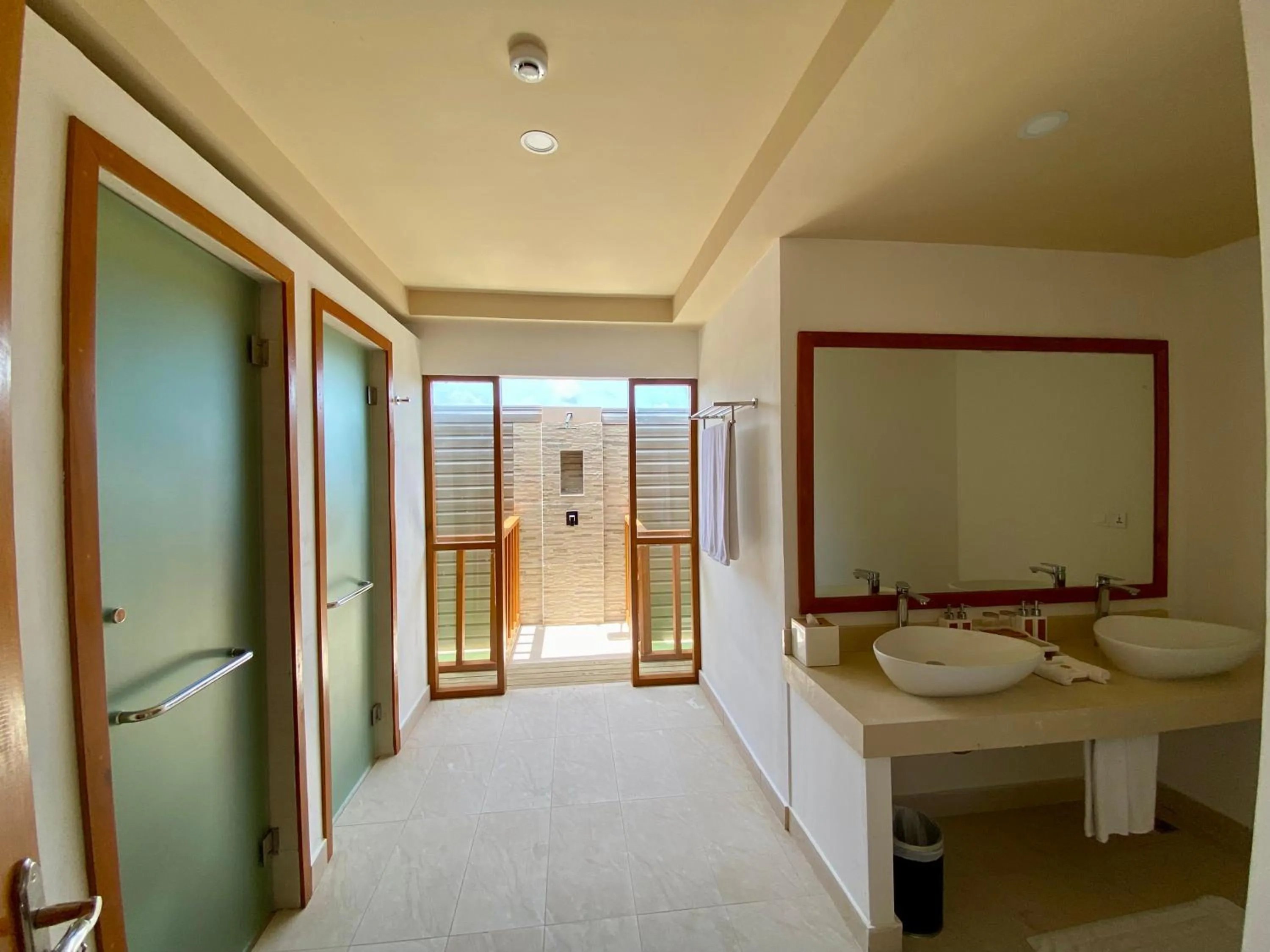 Toilet in Brennia Kottefaru Maldives