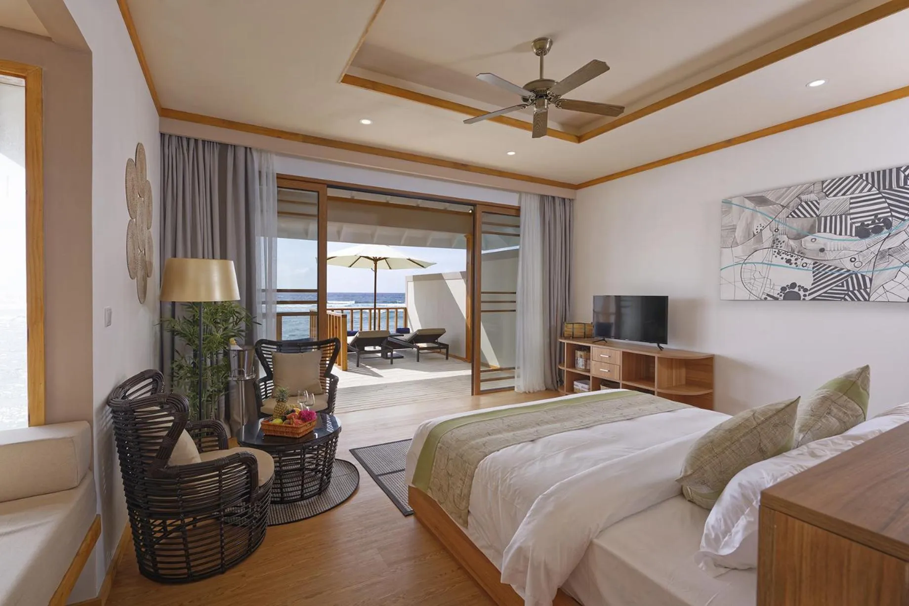 Photo of the whole room, Bed in Brennia Kottefaru Maldives