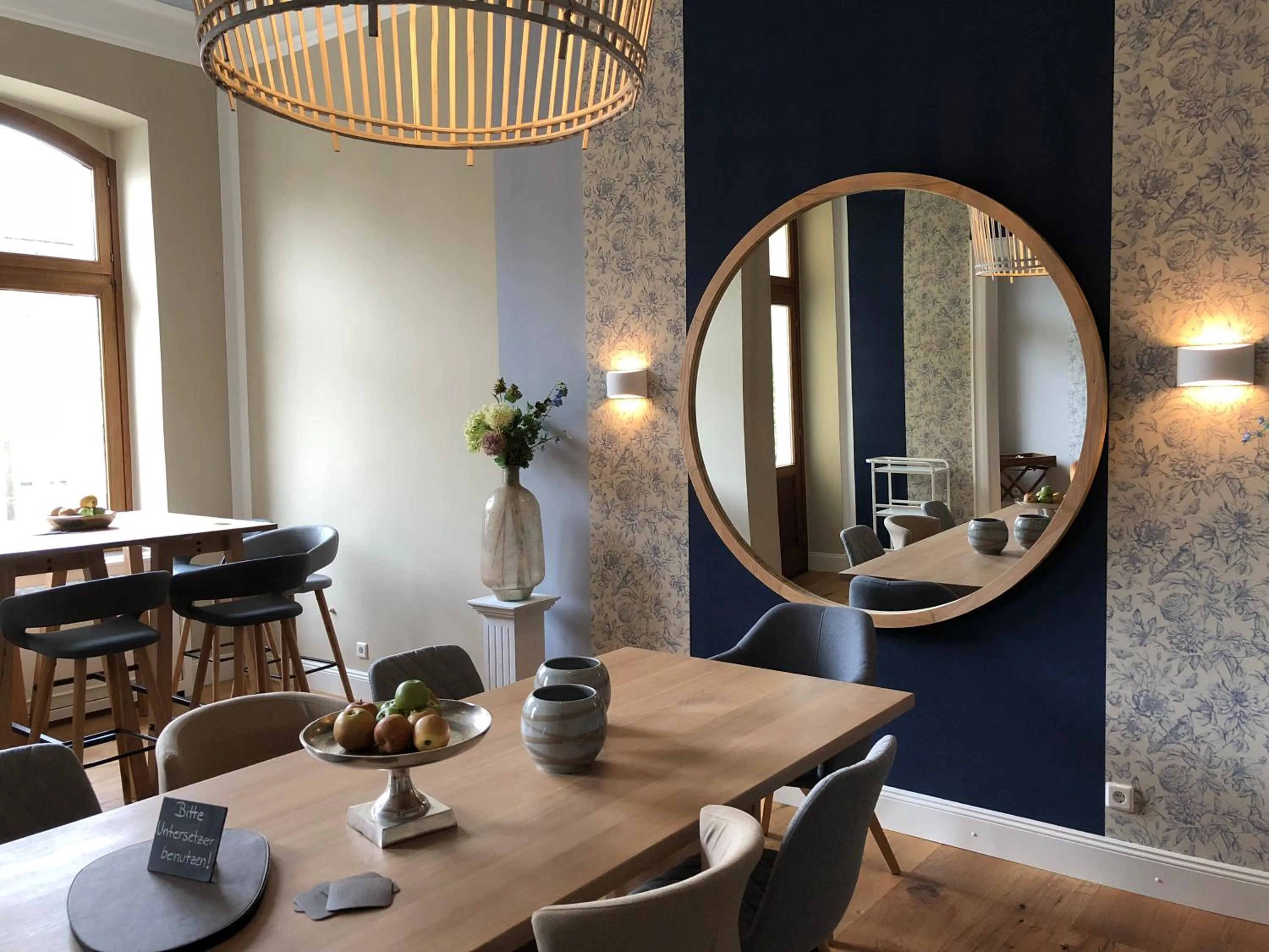 Communal lounge/ TV room in Hotel Ahrbella