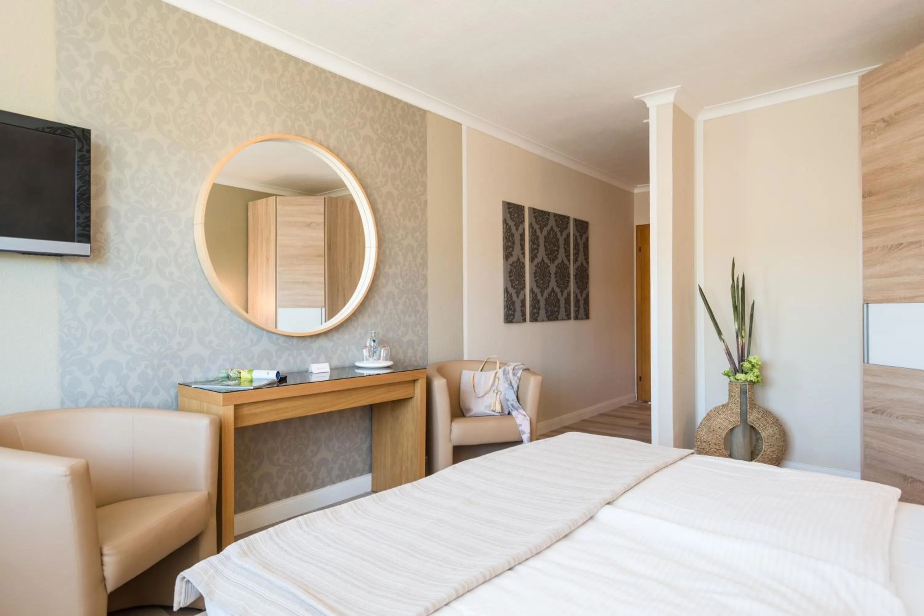 Seating area, Bed in Hotel Ahrbella