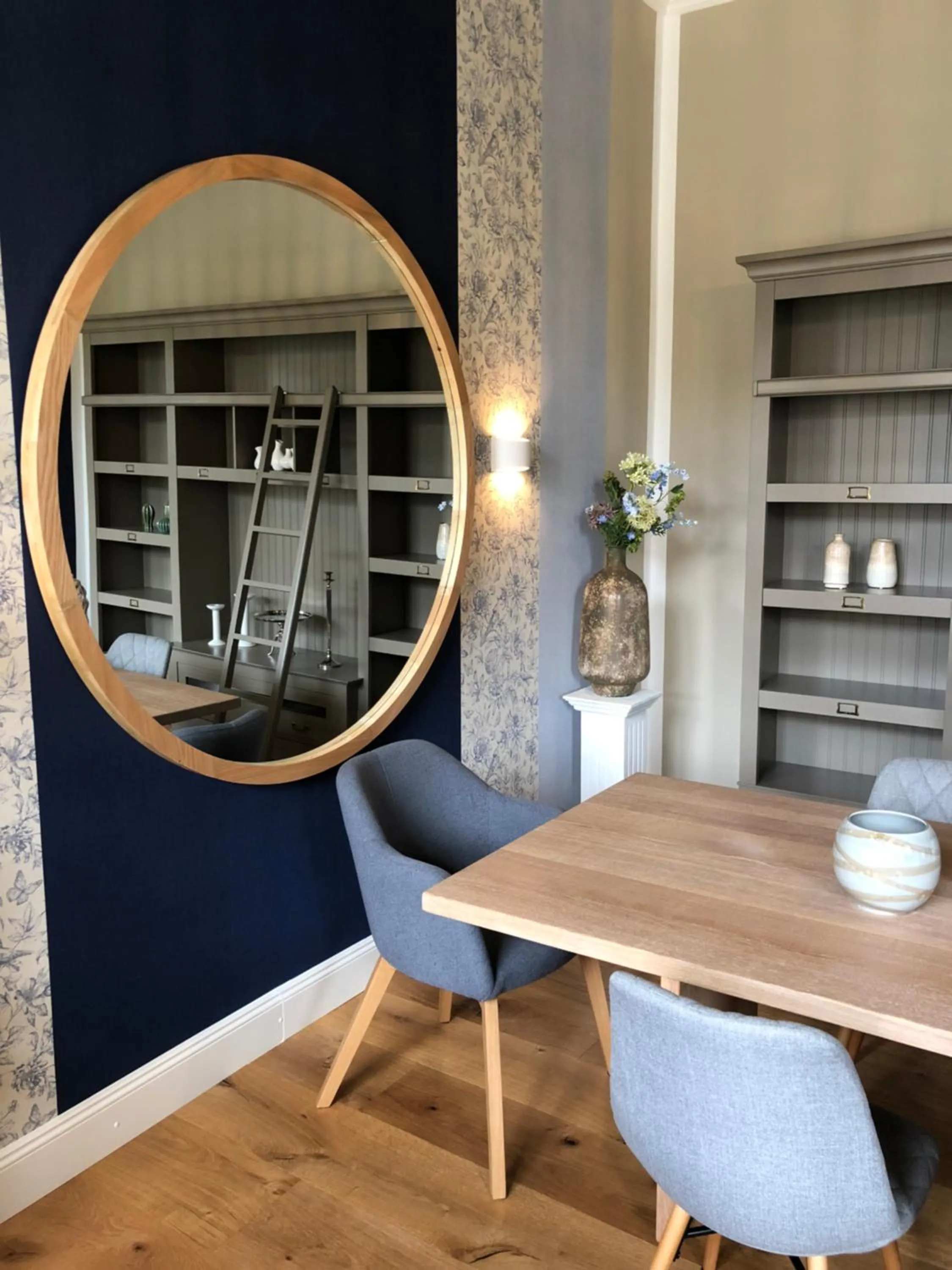 Communal lounge/ TV room in Hotel Ahrbella