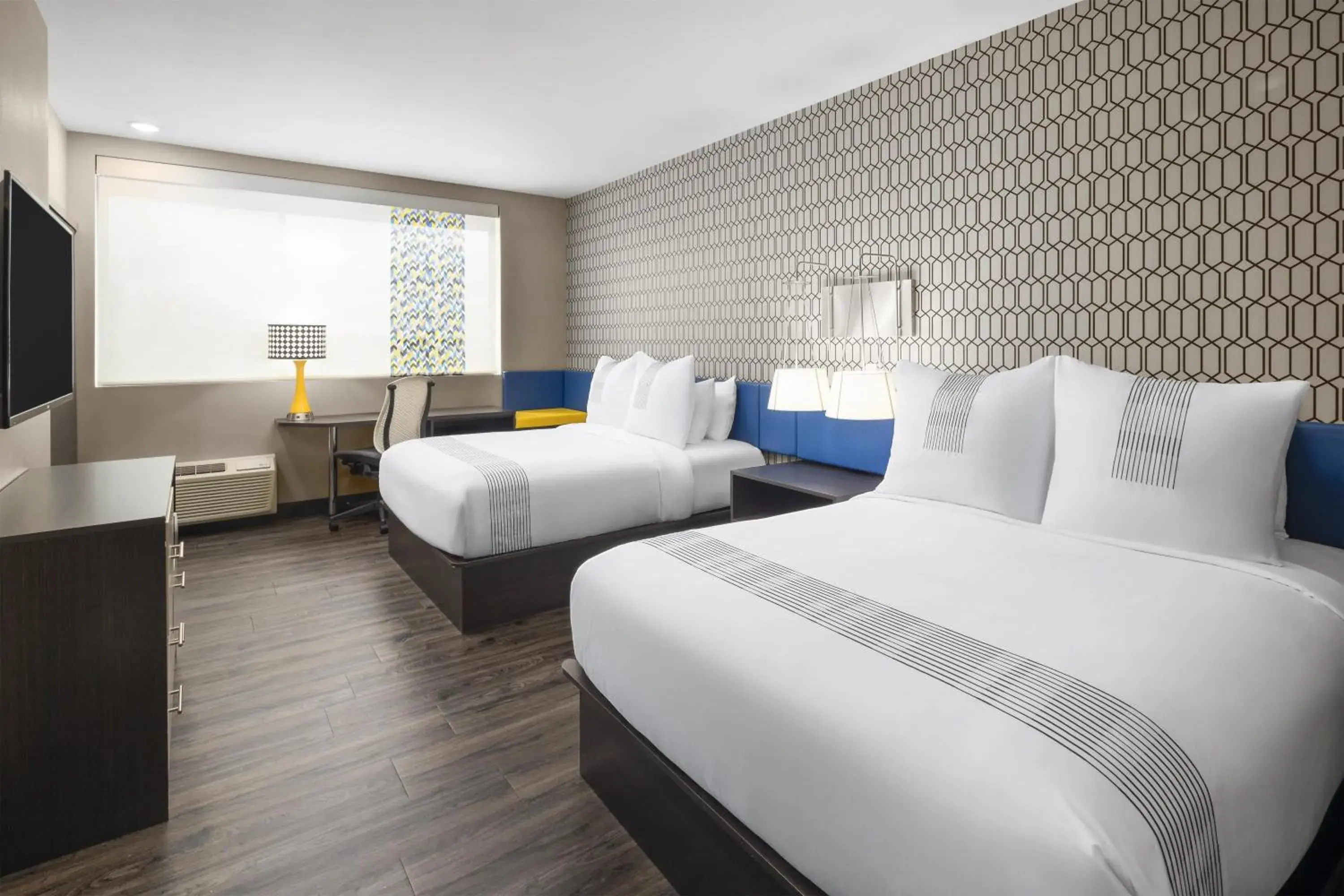 Queen Room with Two Queen Beds and Bath Tub - Disability Access in GLō Best Western Dawley Farms In Sioux Falls Queen Room with Two Queen Beds and Bath Tub - Disability Access in GLō Best Western Dawley Farms In Sioux Falls