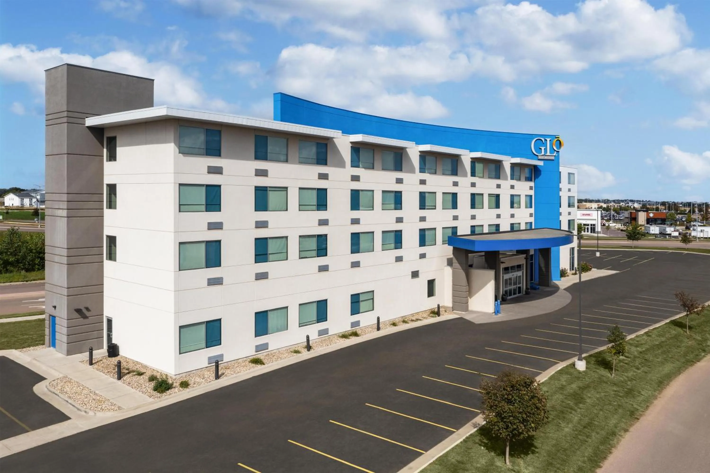 Property building in GLō Best Western Dawley Farms In Sioux Falls