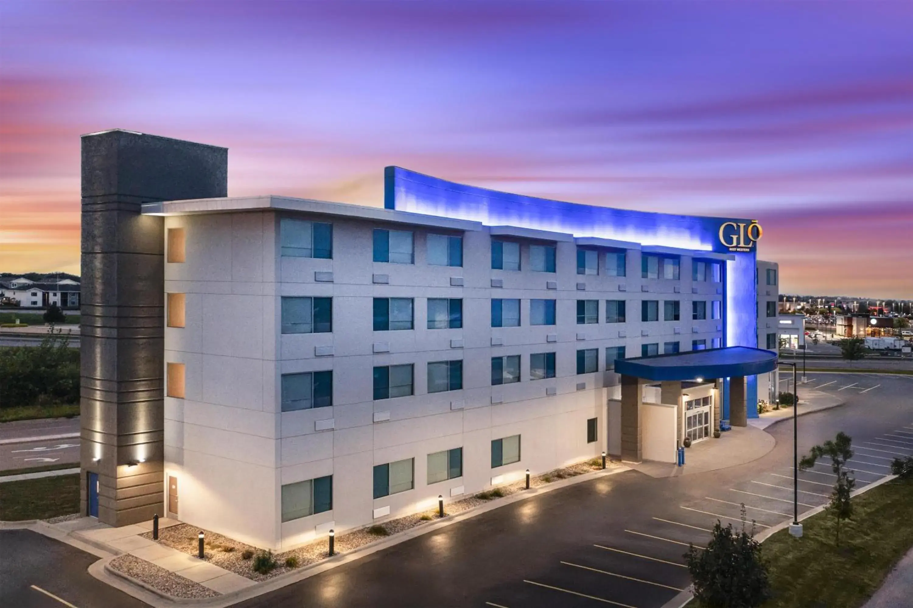 Property building in GLō Best Western Dawley Farms In Sioux Falls Property building in GLō Best Western Dawley Farms In Sioux Falls