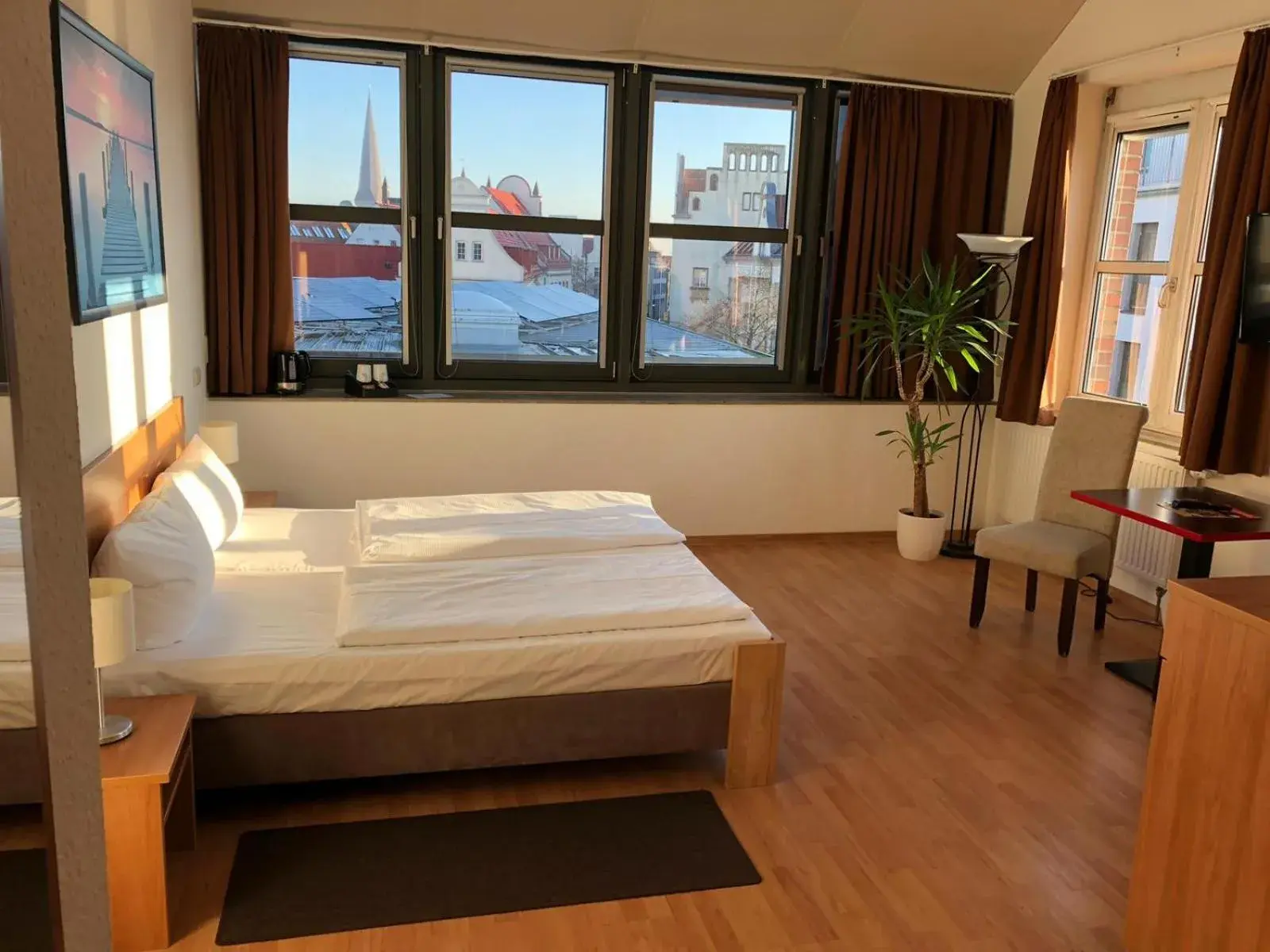 Photo of the whole room, Bed in Hotel Am Hopfenmarkt Photo of the whole room, Bed in Hotel Am Hopfenmarkt