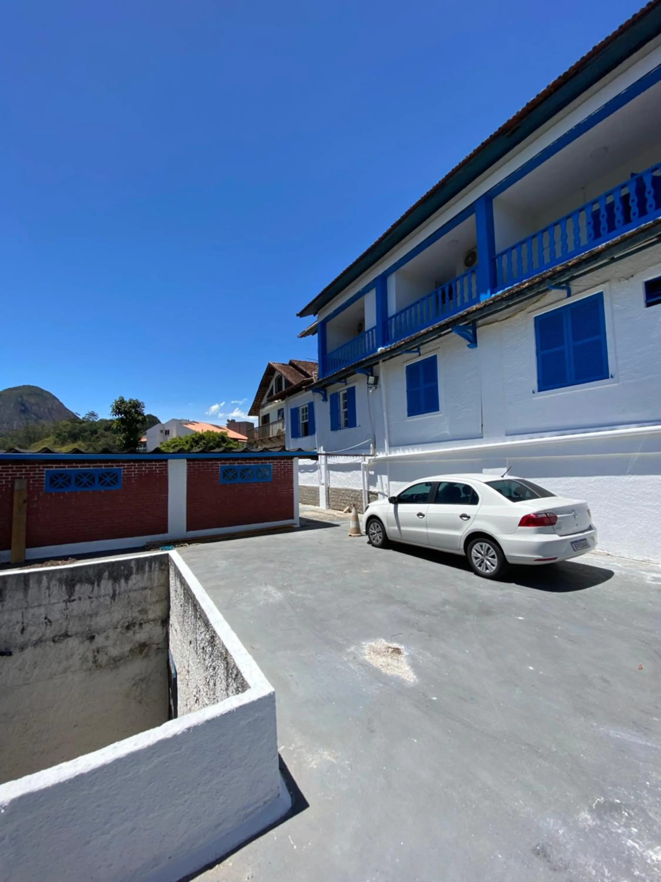 HOTEL MONTANAS