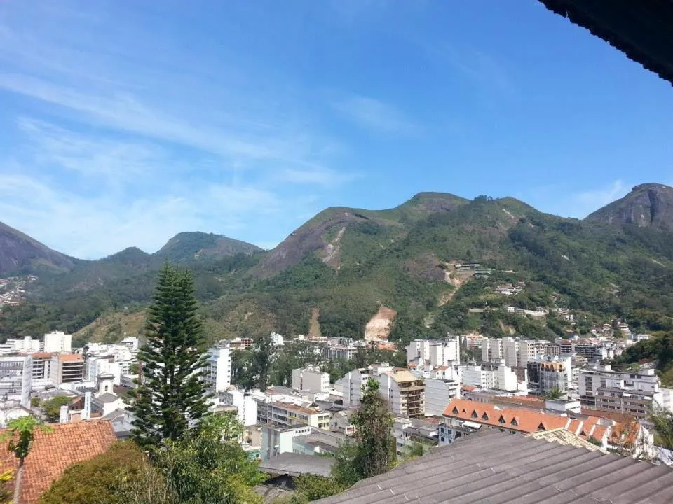HOTEL MONTANAS